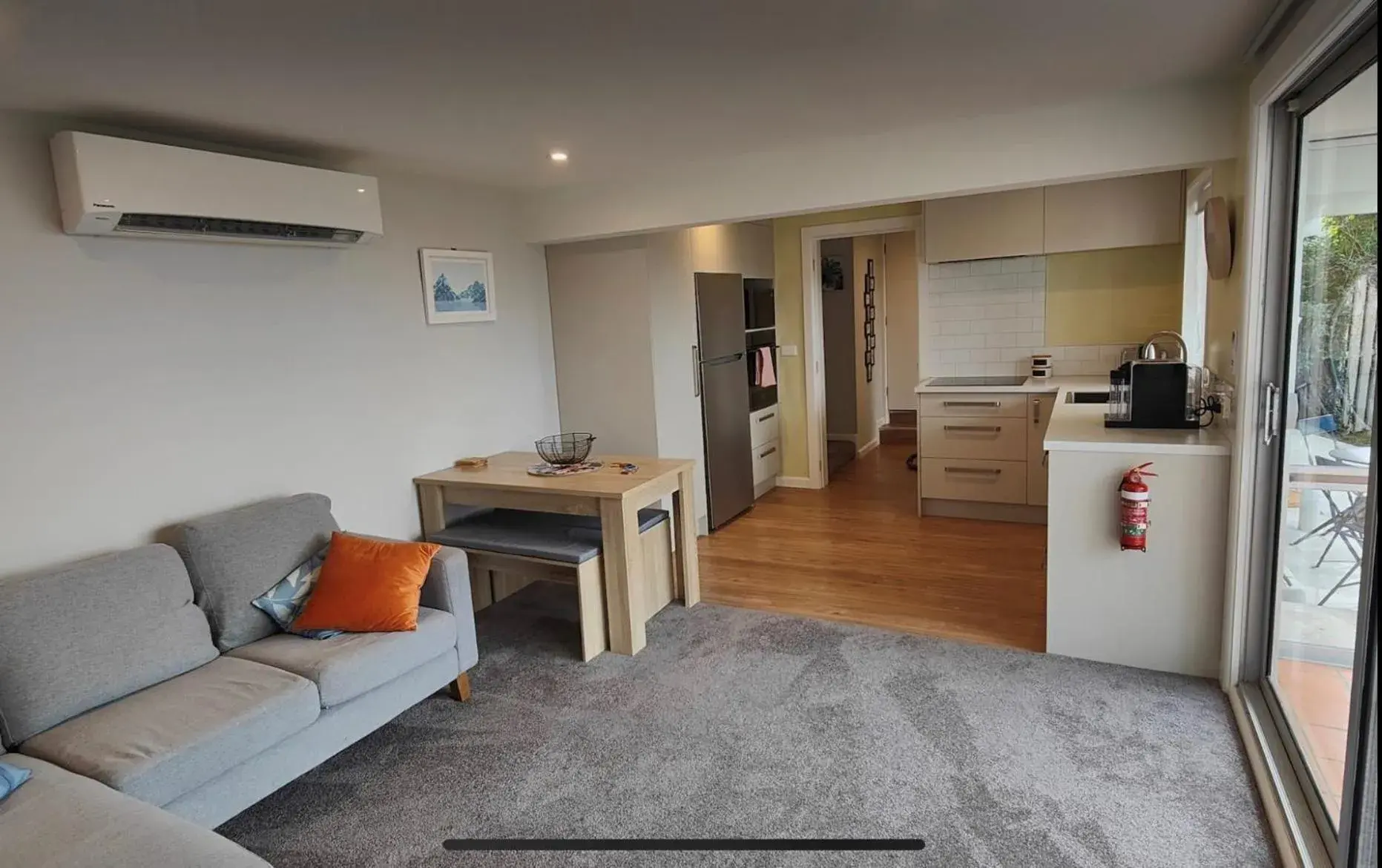 Fully Renovated Hillside Apartment Close To City Fully Renovated Hillside Apartment Close To City
