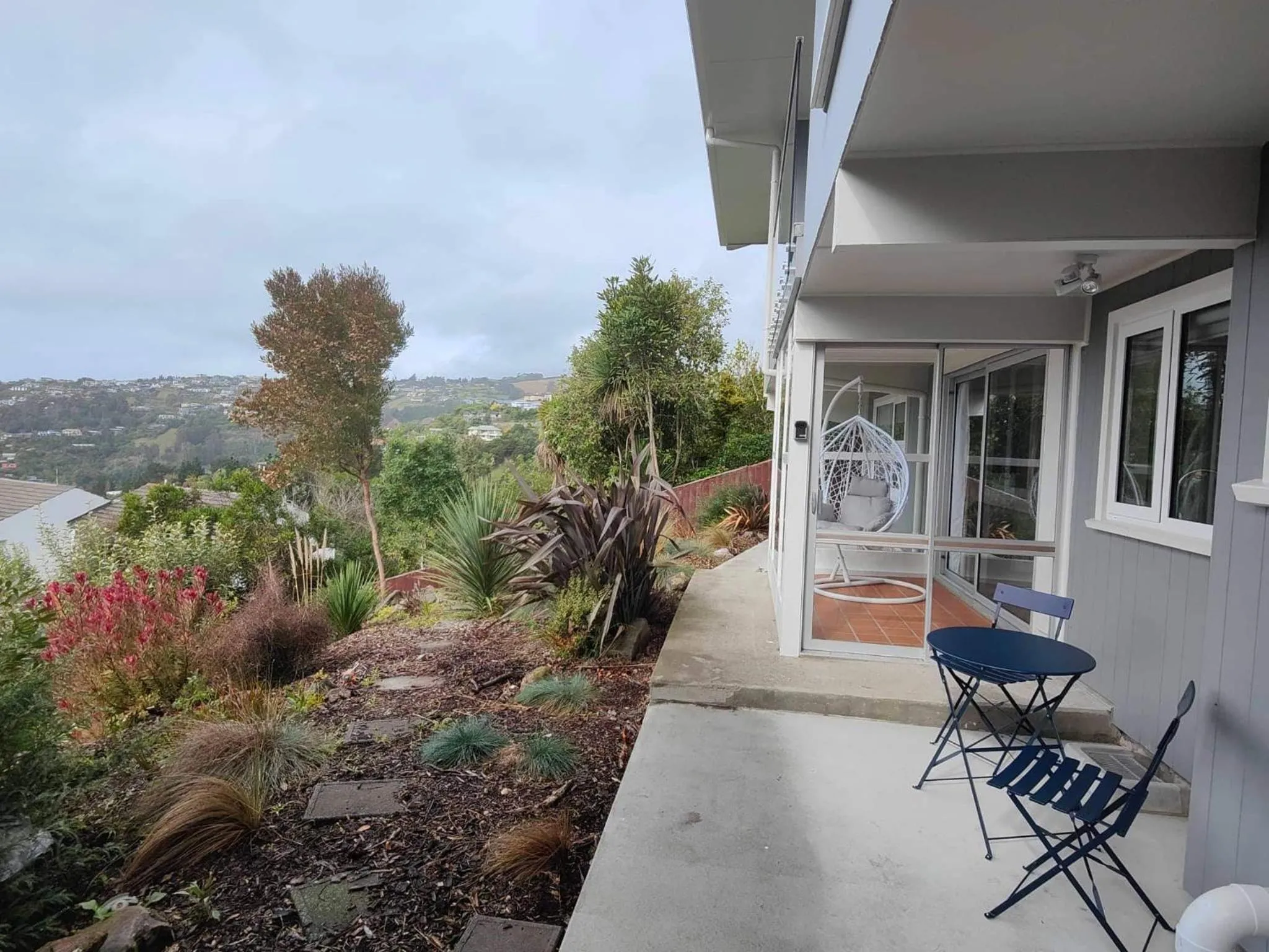 Fully Renovated Hillside Apartment Close To City