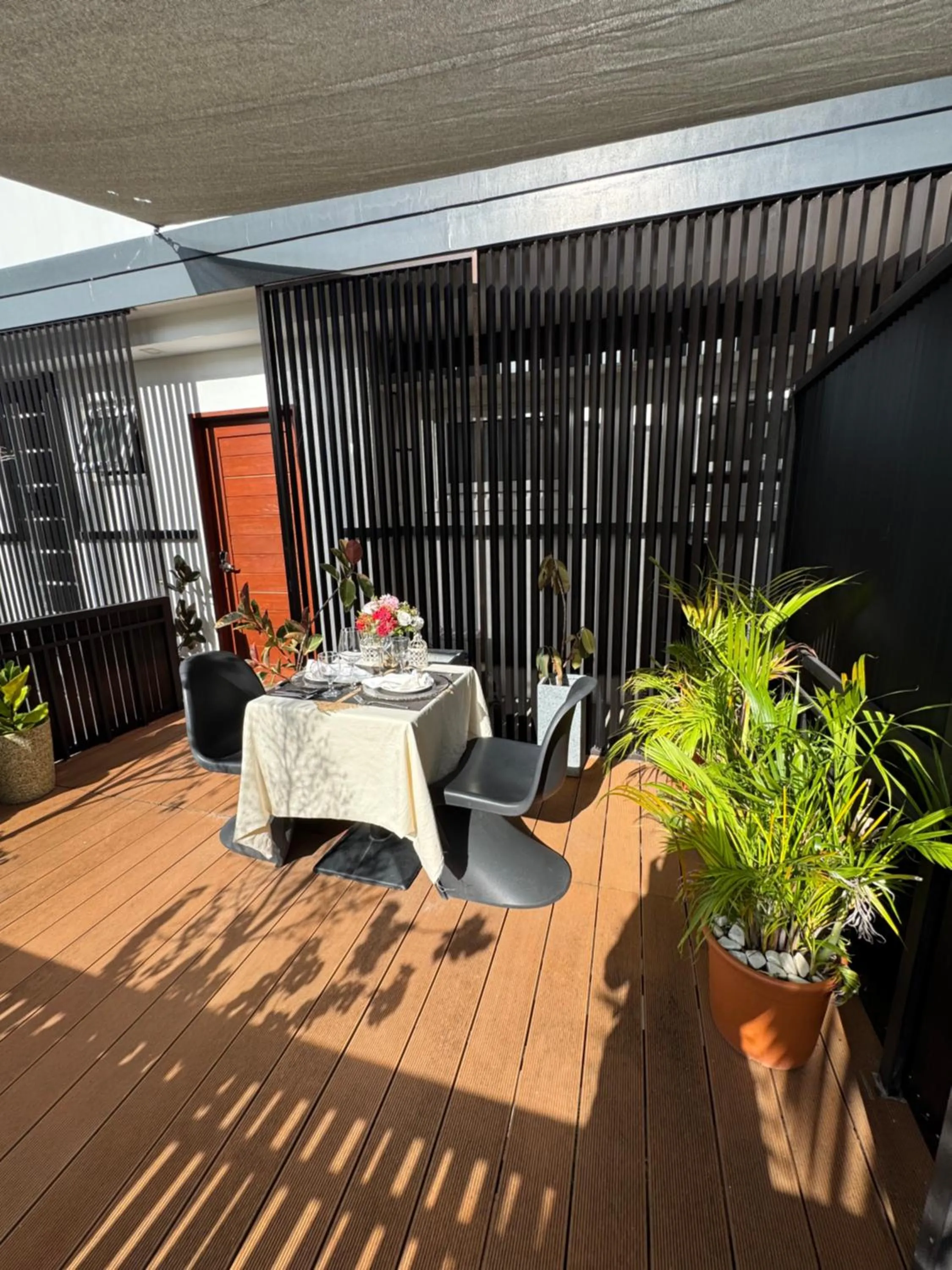 Dining area in Epic Suites Bohol ADULTS ONLY