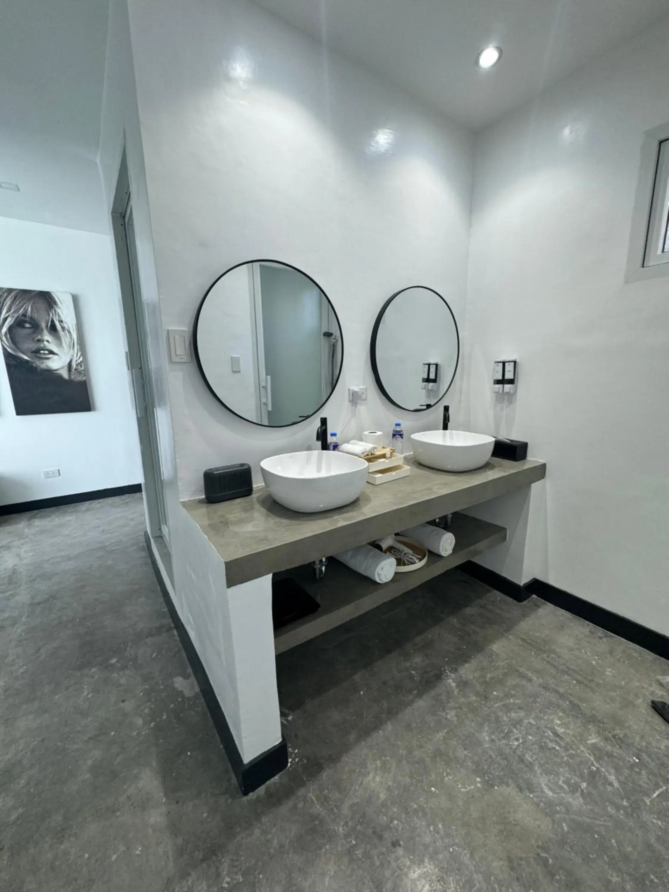 Bathroom in Epic Suites Bohol ADULTS ONLY Bathroom in Epic Suites Bohol ADULTS ONLY