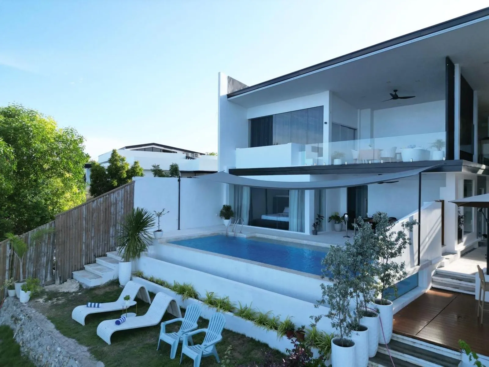 Swimming pool in Epic Suites Bohol ADULTS ONLY