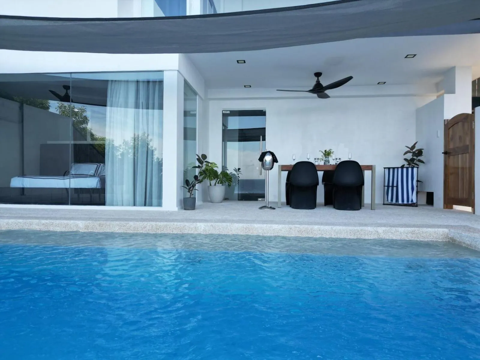 Swimming pool in Epic Suites Bohol ADULTS ONLY