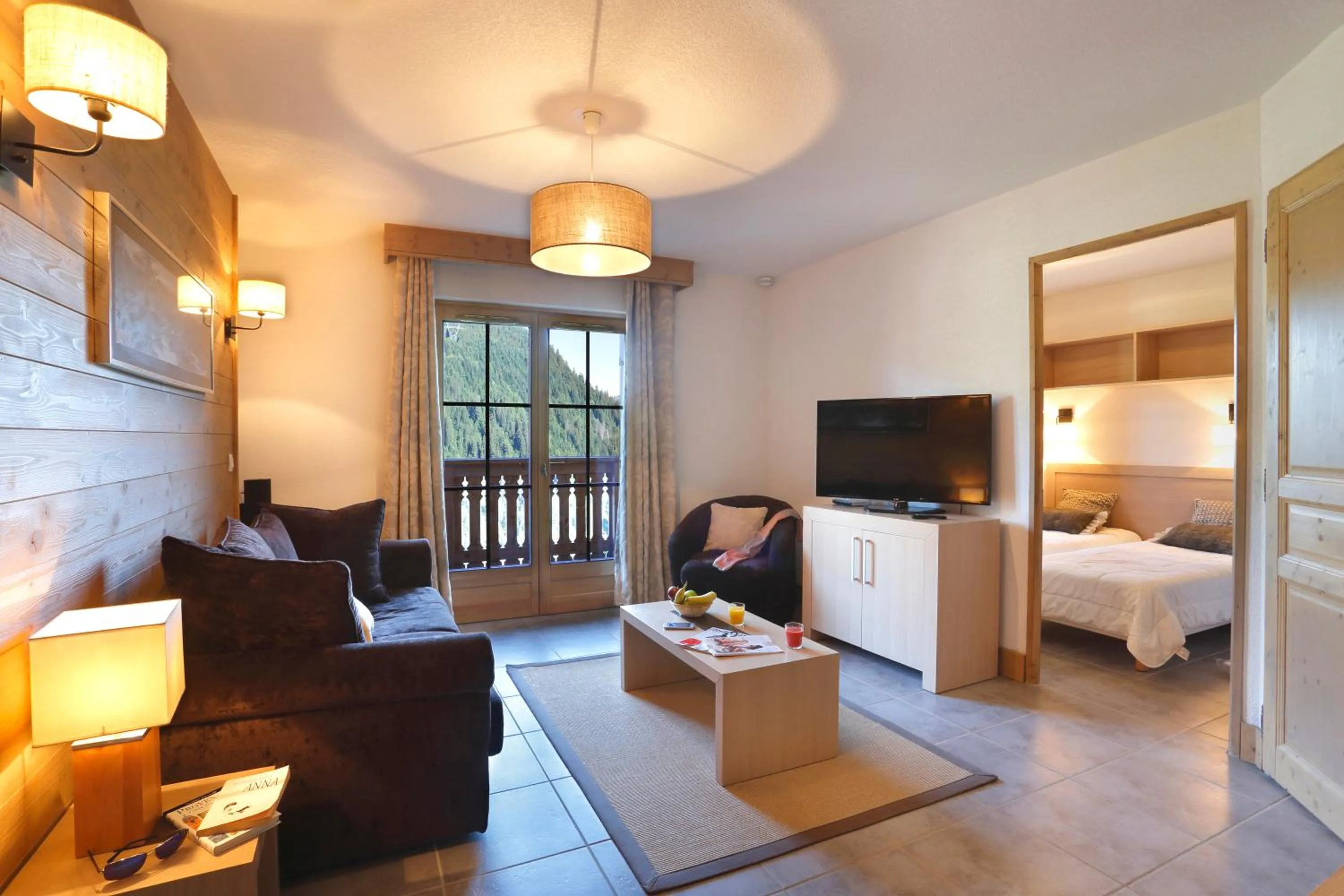 Balcony/Terrace, Bed in Résidence Néméa Le Grand Ermitage