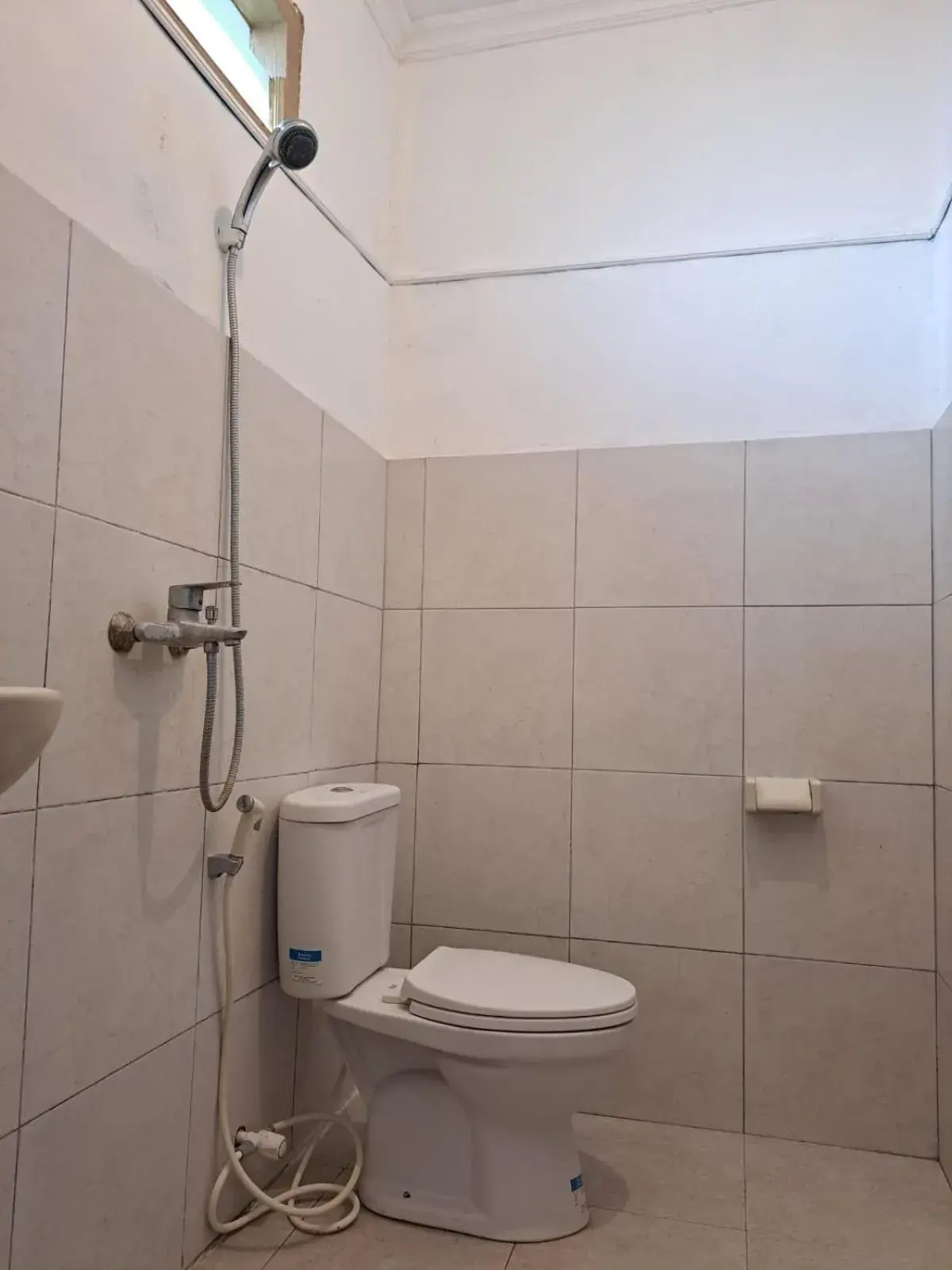 Toilet in Surfers Beachfront Lombok Toilet in Surfers Beachfront Lombok