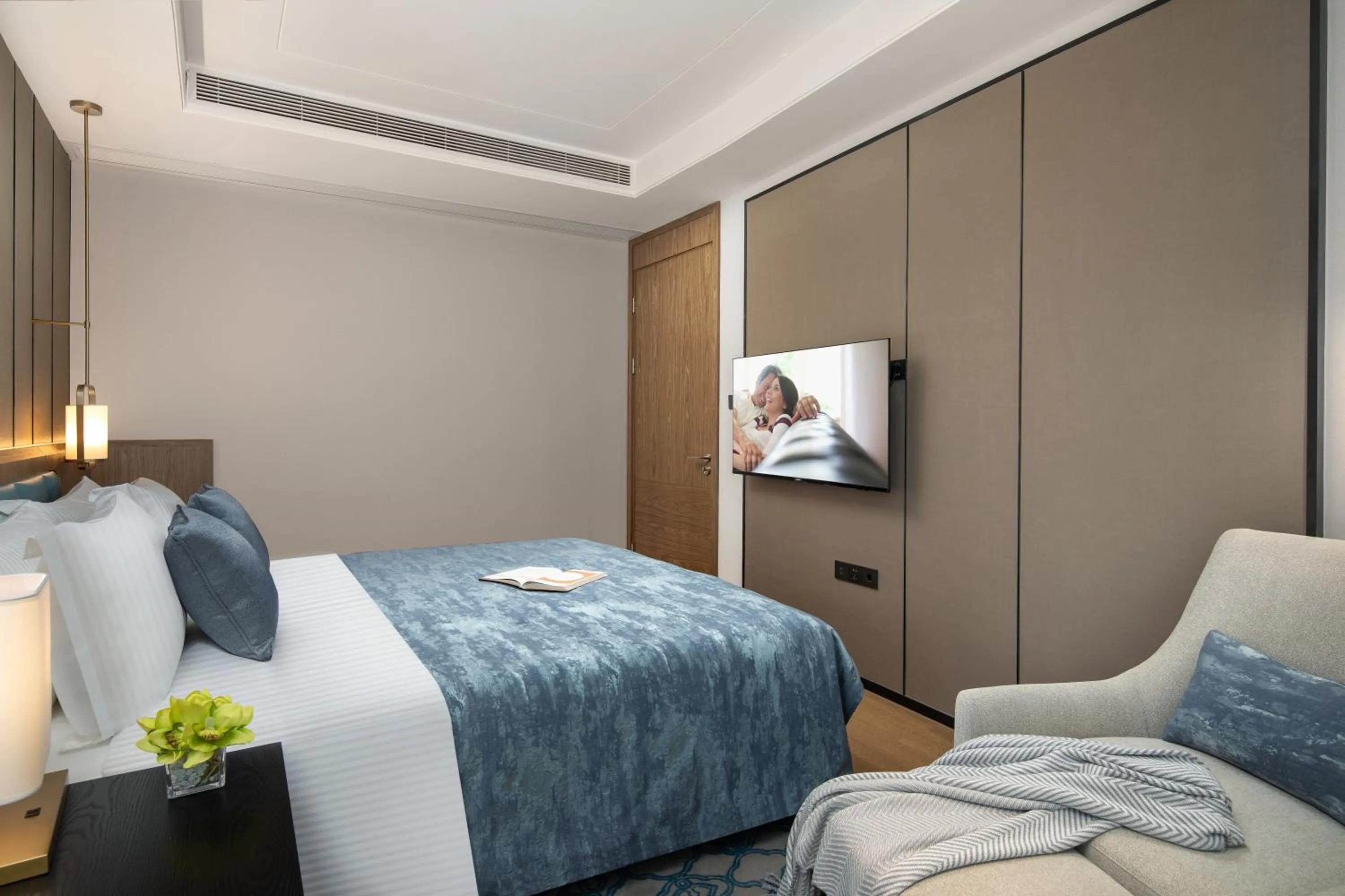 Bedroom, Bed in Ascott M-City Foshan