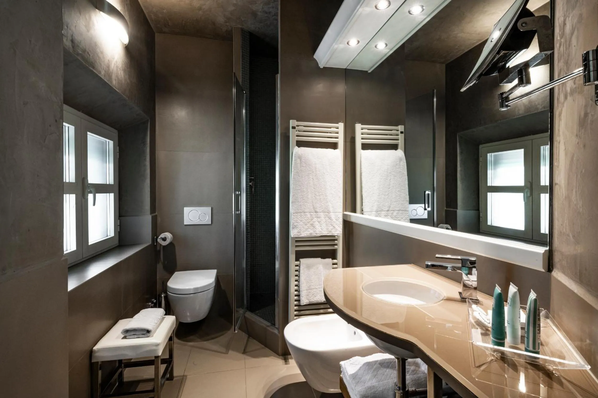 Bathroom in Albergo Celide