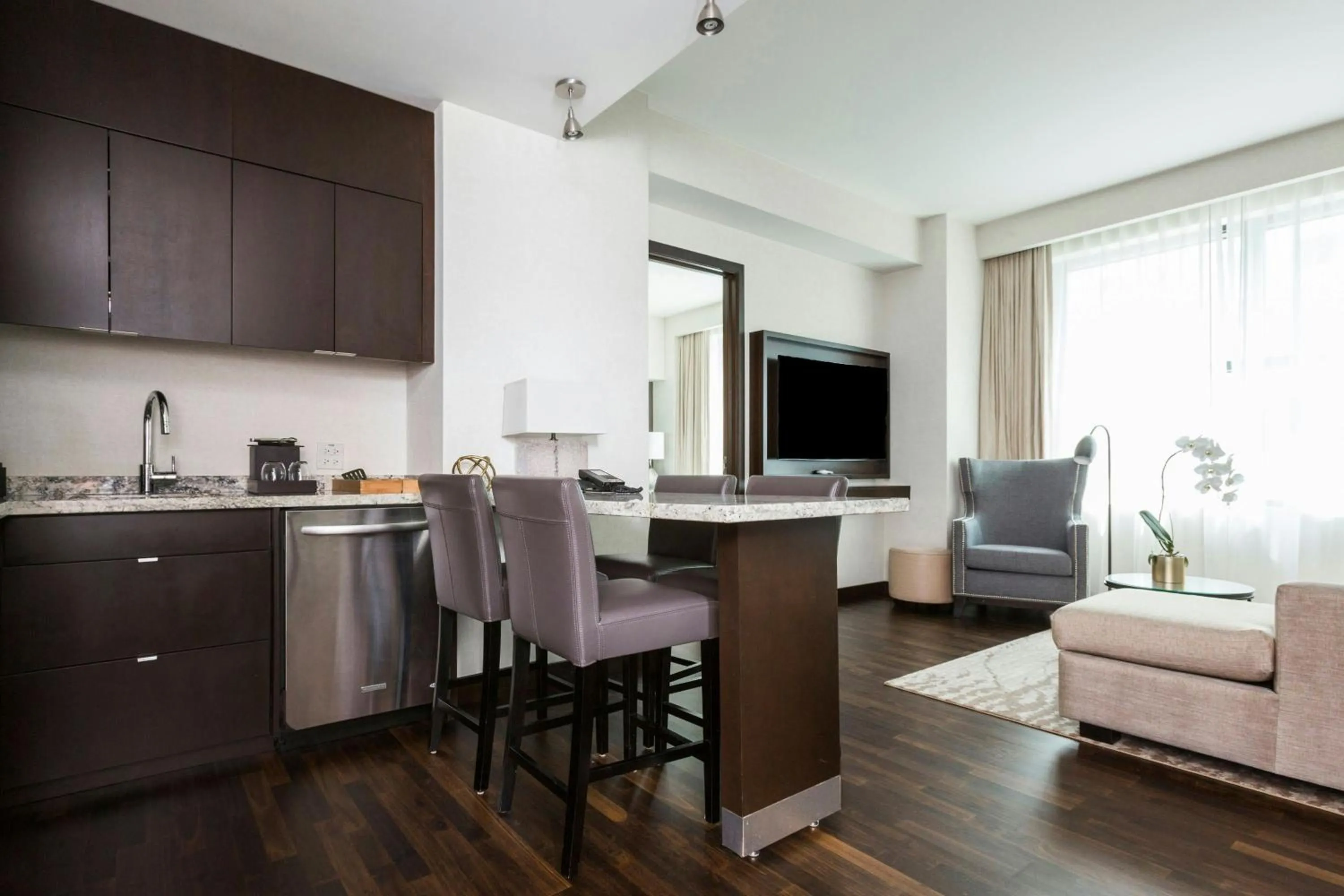 Photo of the whole room in JW Marriott Houston Downtown