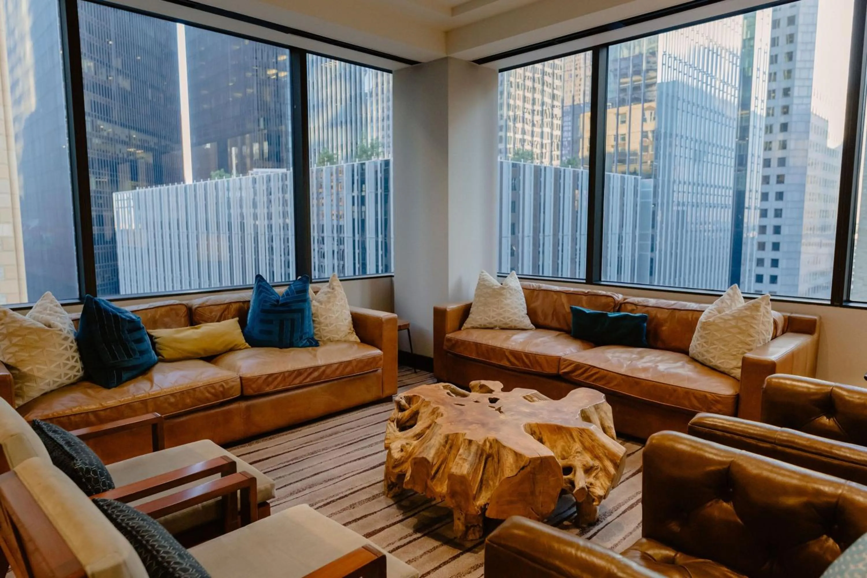 Lounge or bar in JW Marriott Houston Downtown