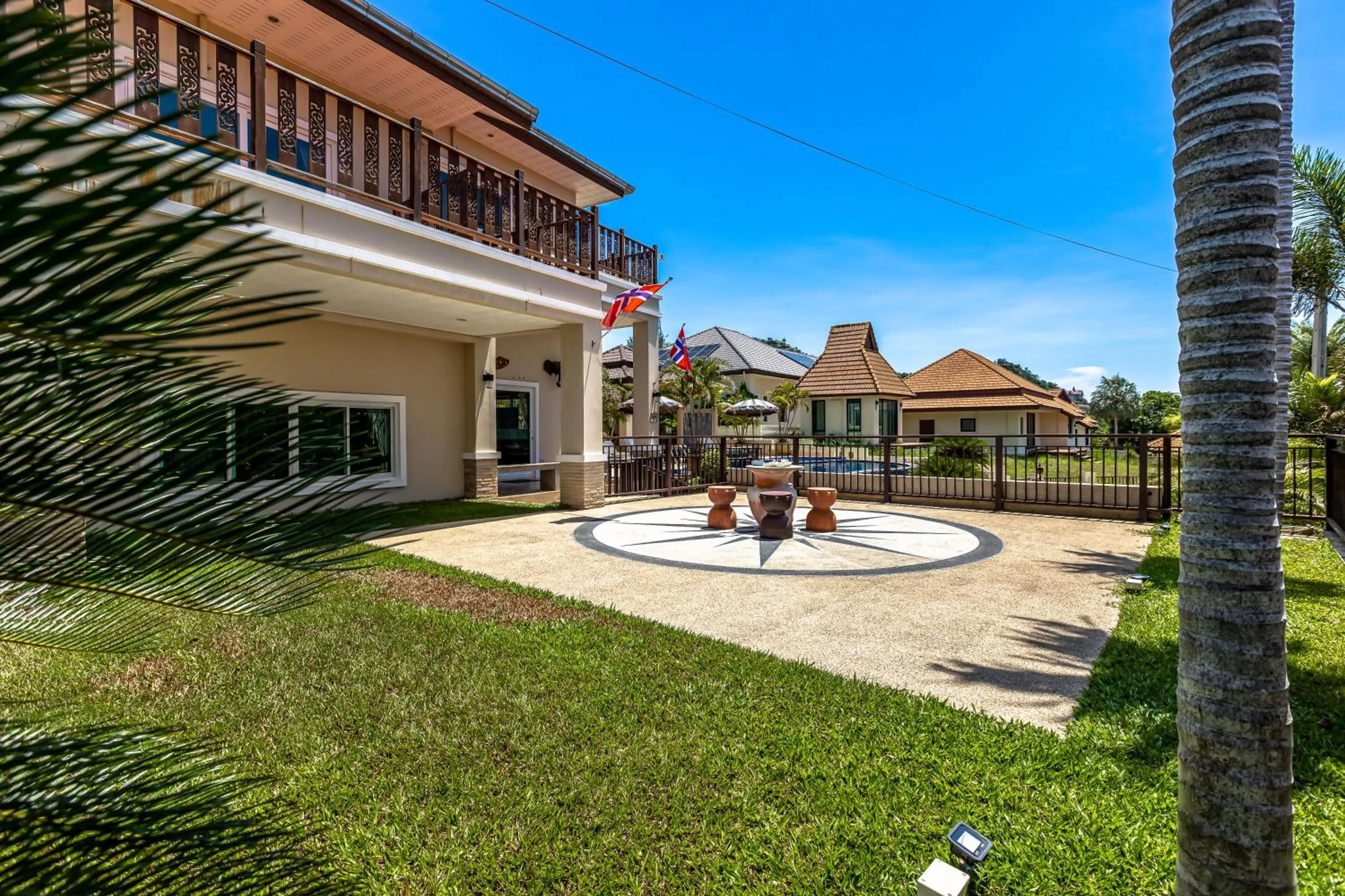 5 Bedroom Pool Villa Close To Town H5