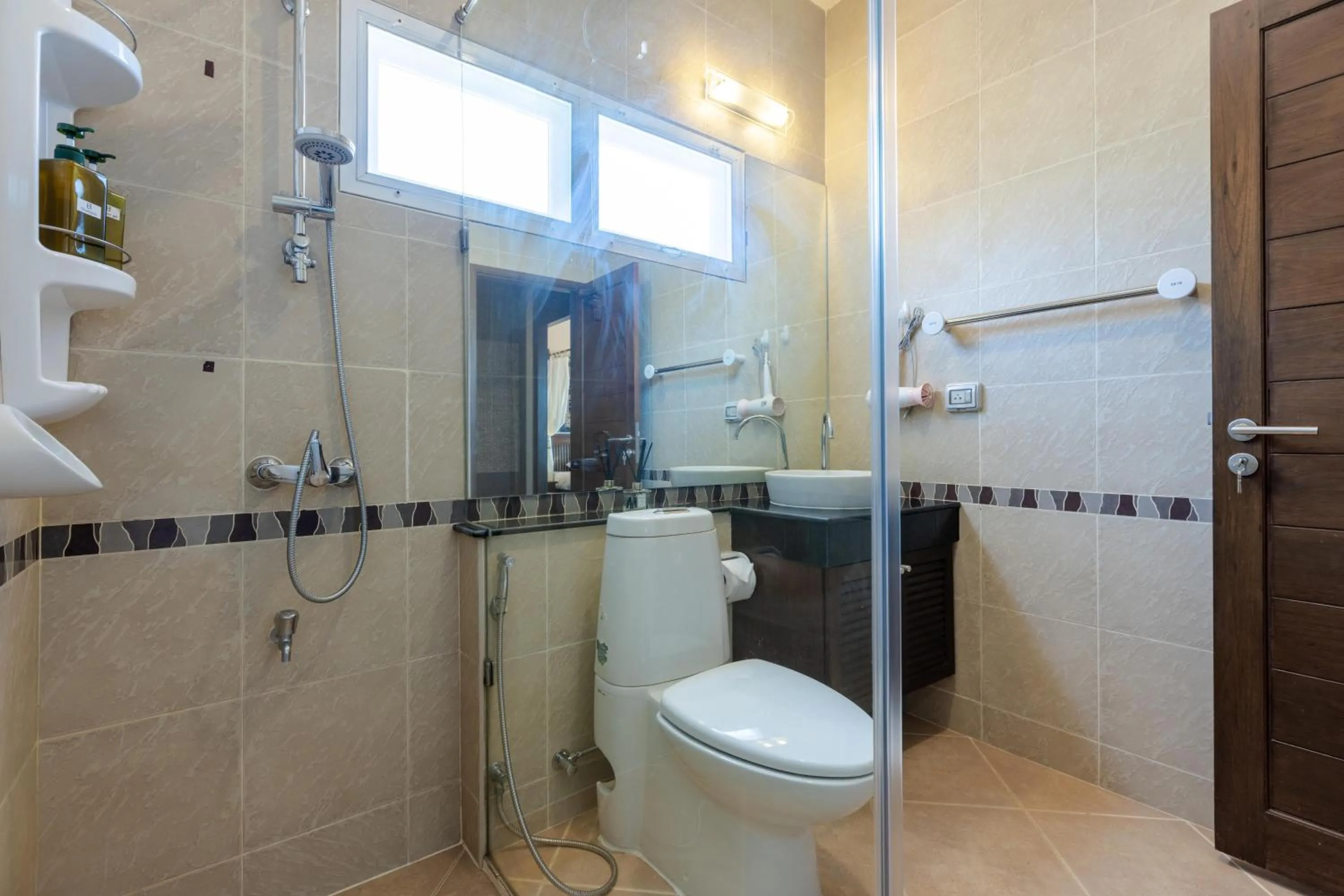 5 Bedroom Pool Villa Close To Town H5