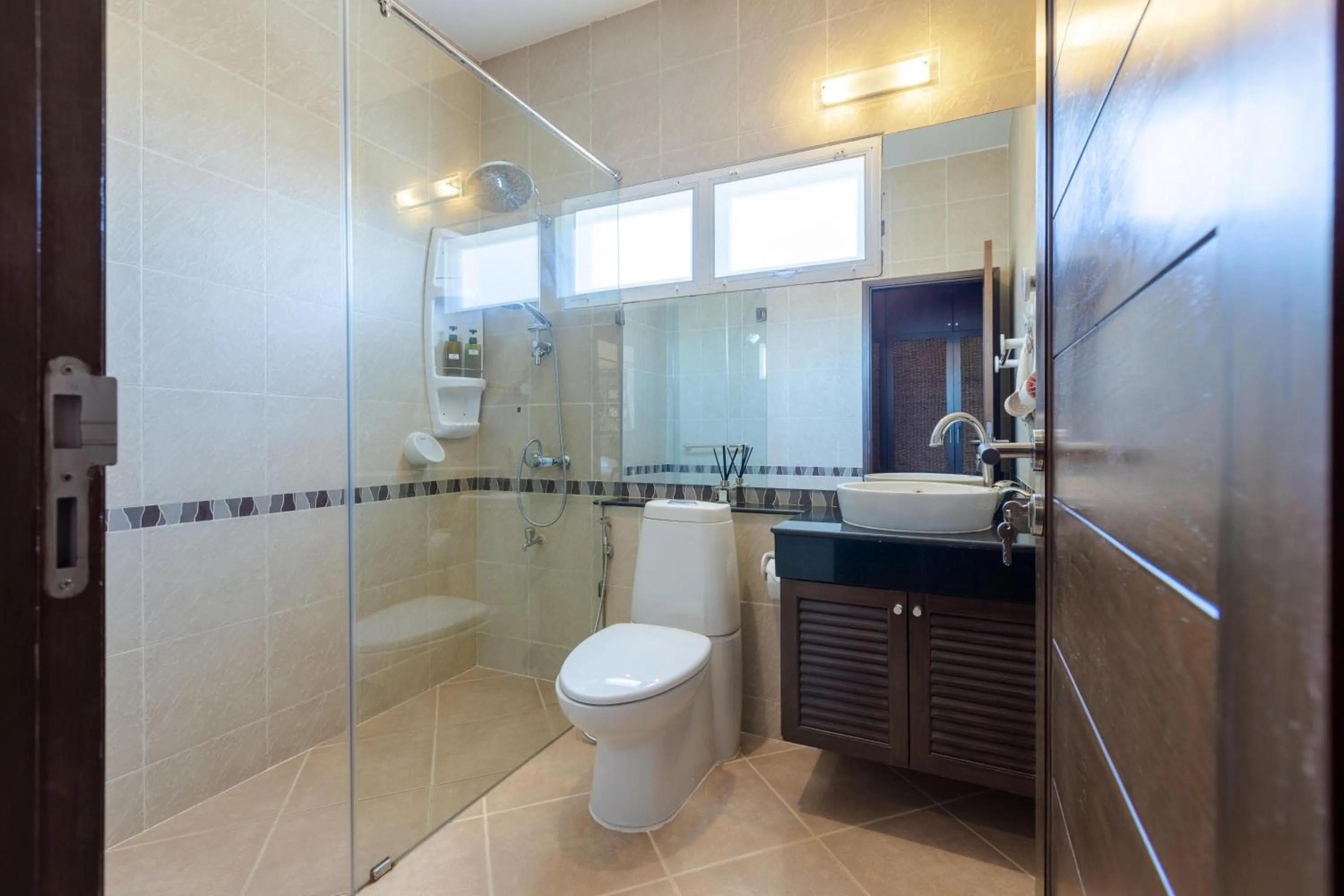 5 Bedroom Pool Villa Close To Town H5