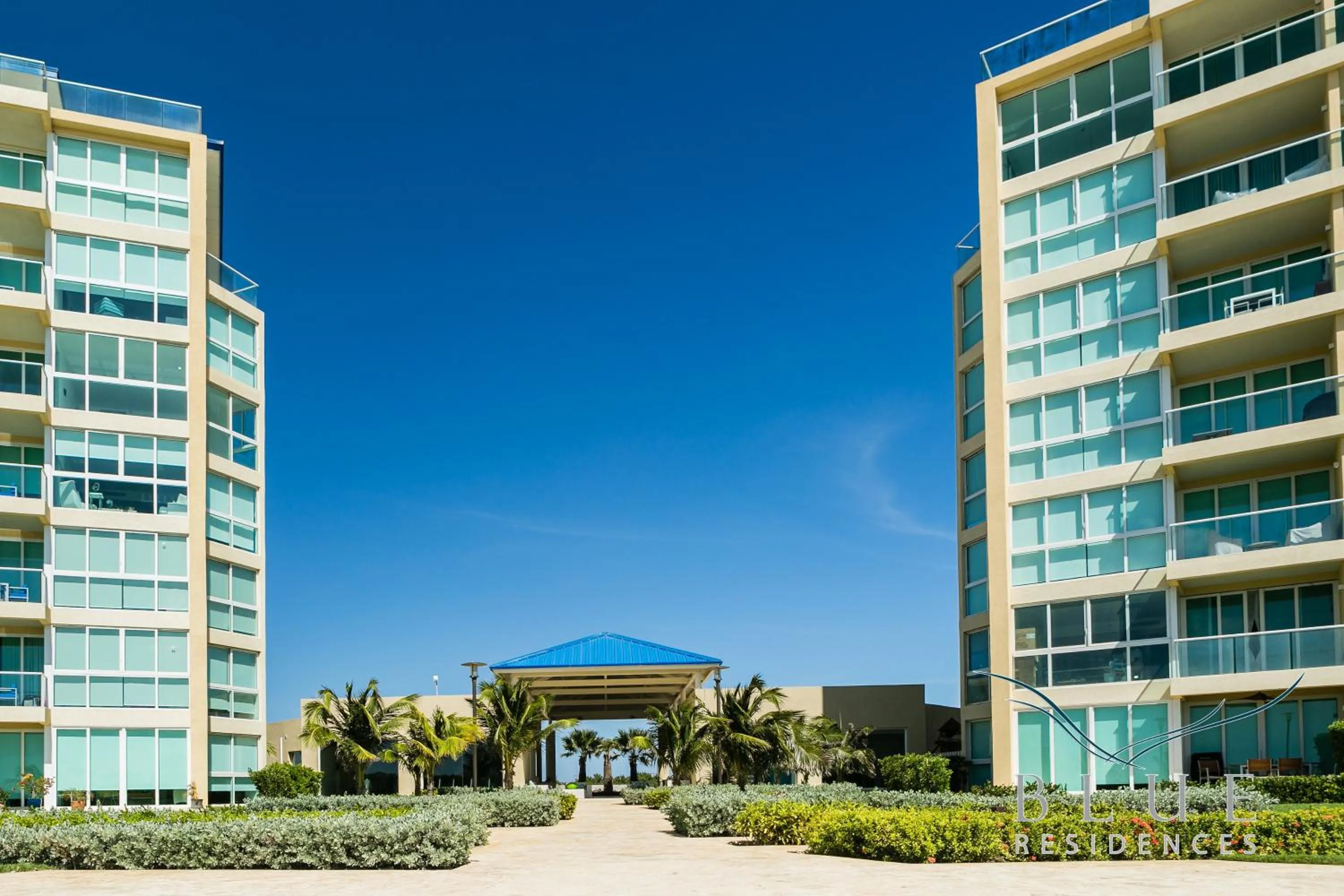 Facade/entrance in Blue Residences