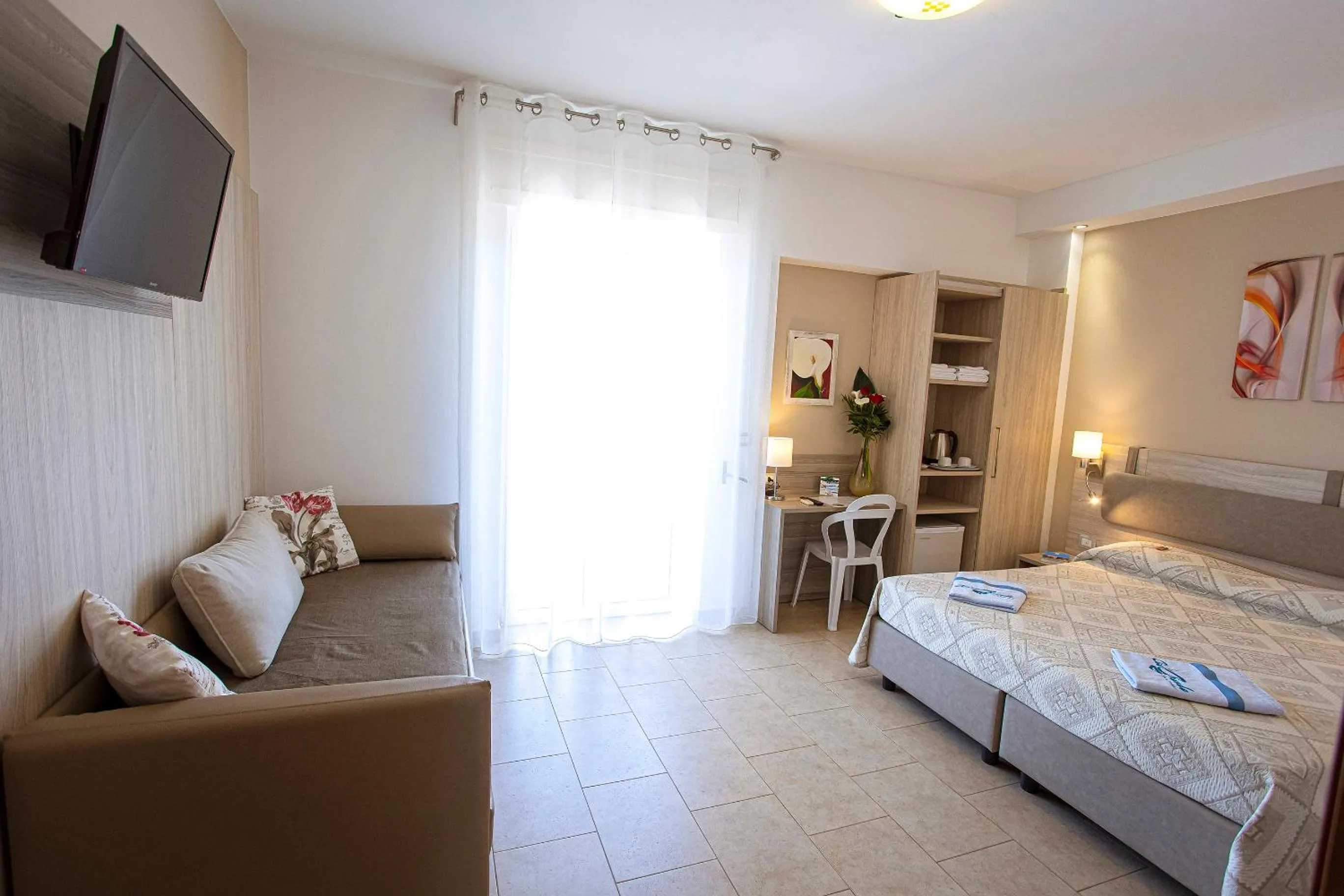 Photo of the whole room, Bed in Aia Grande