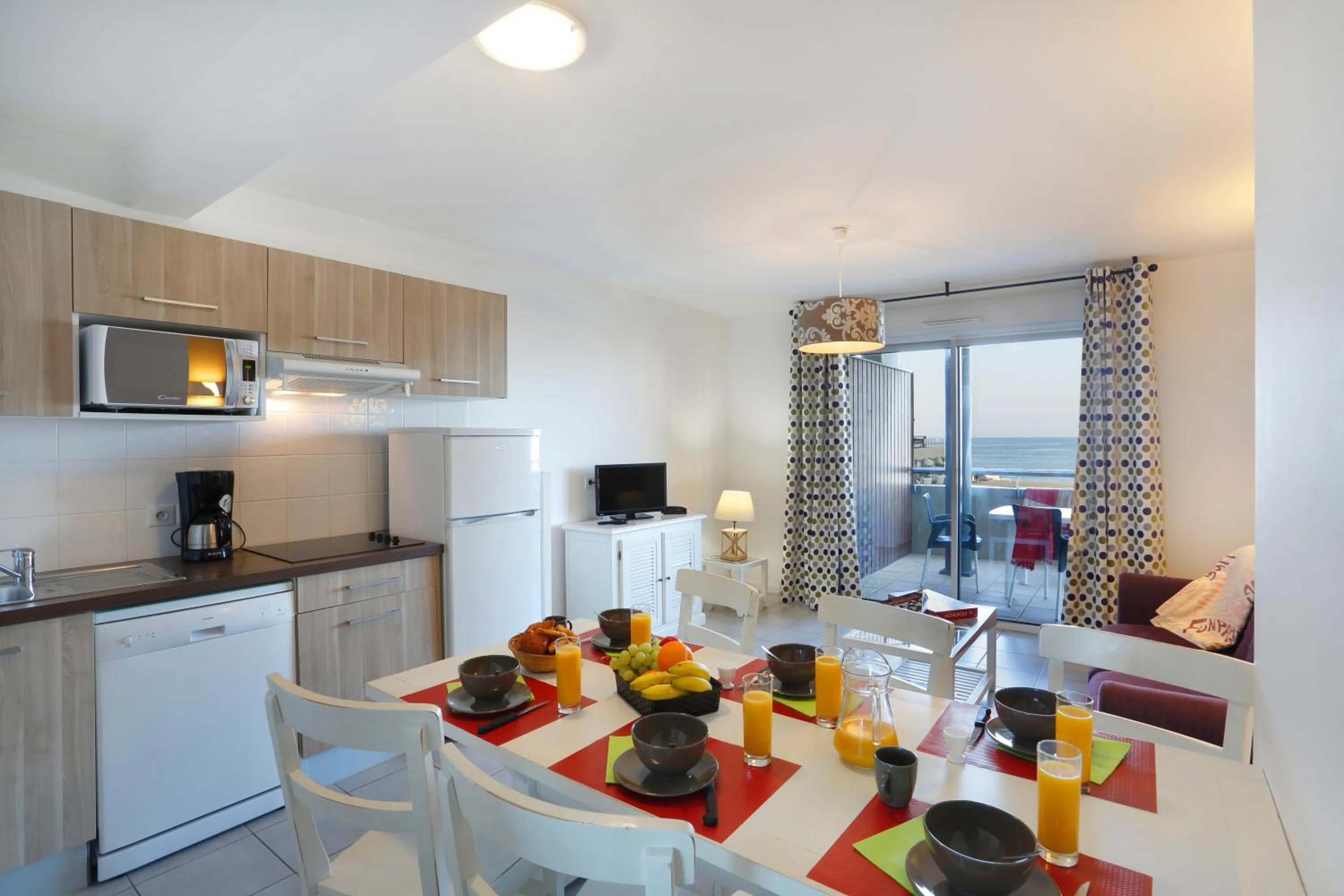 Dining area in Résidence Néméa l'Estacade