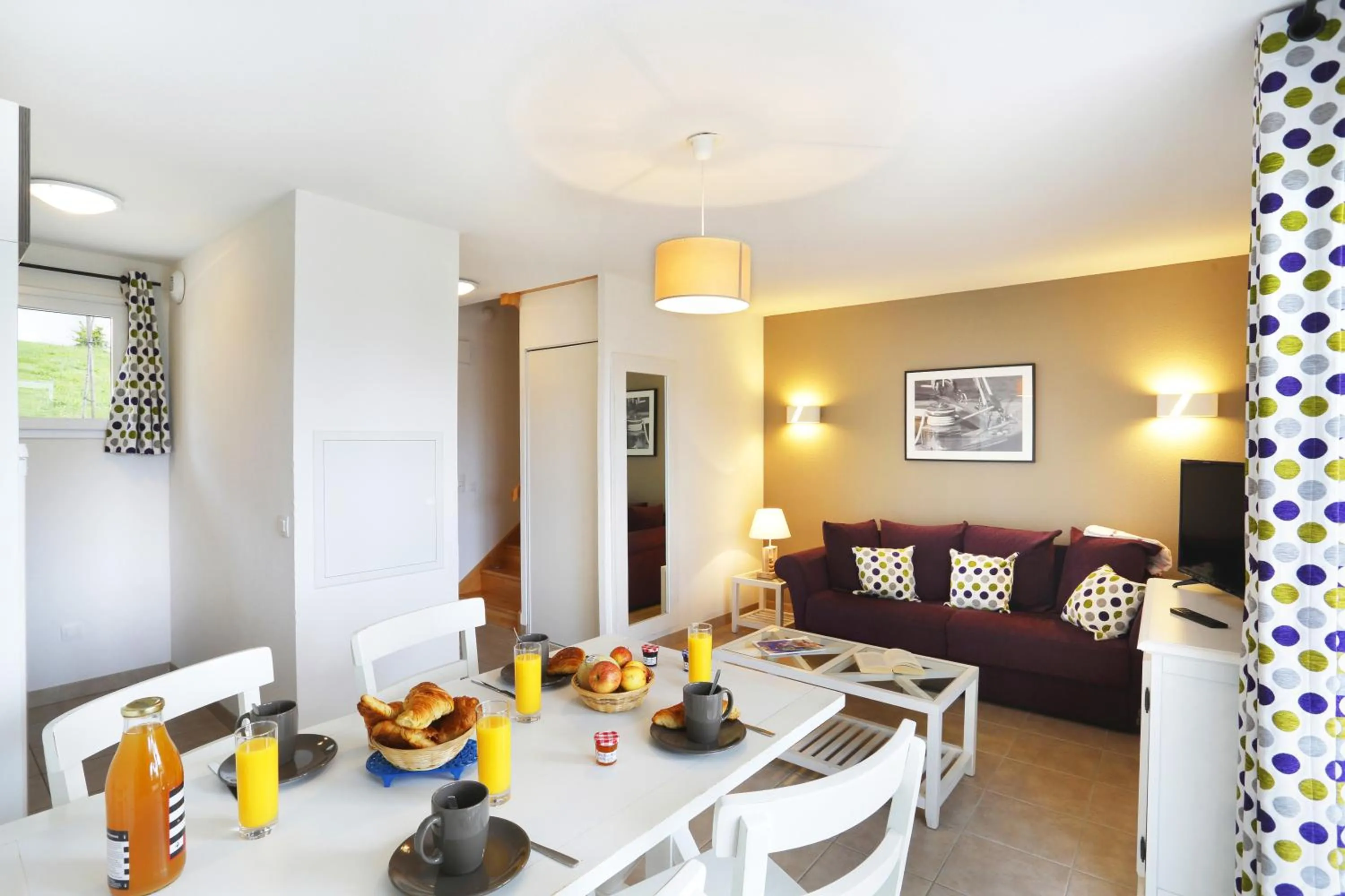 TV and multimedia in Terres de France Le Domaine de la Baie