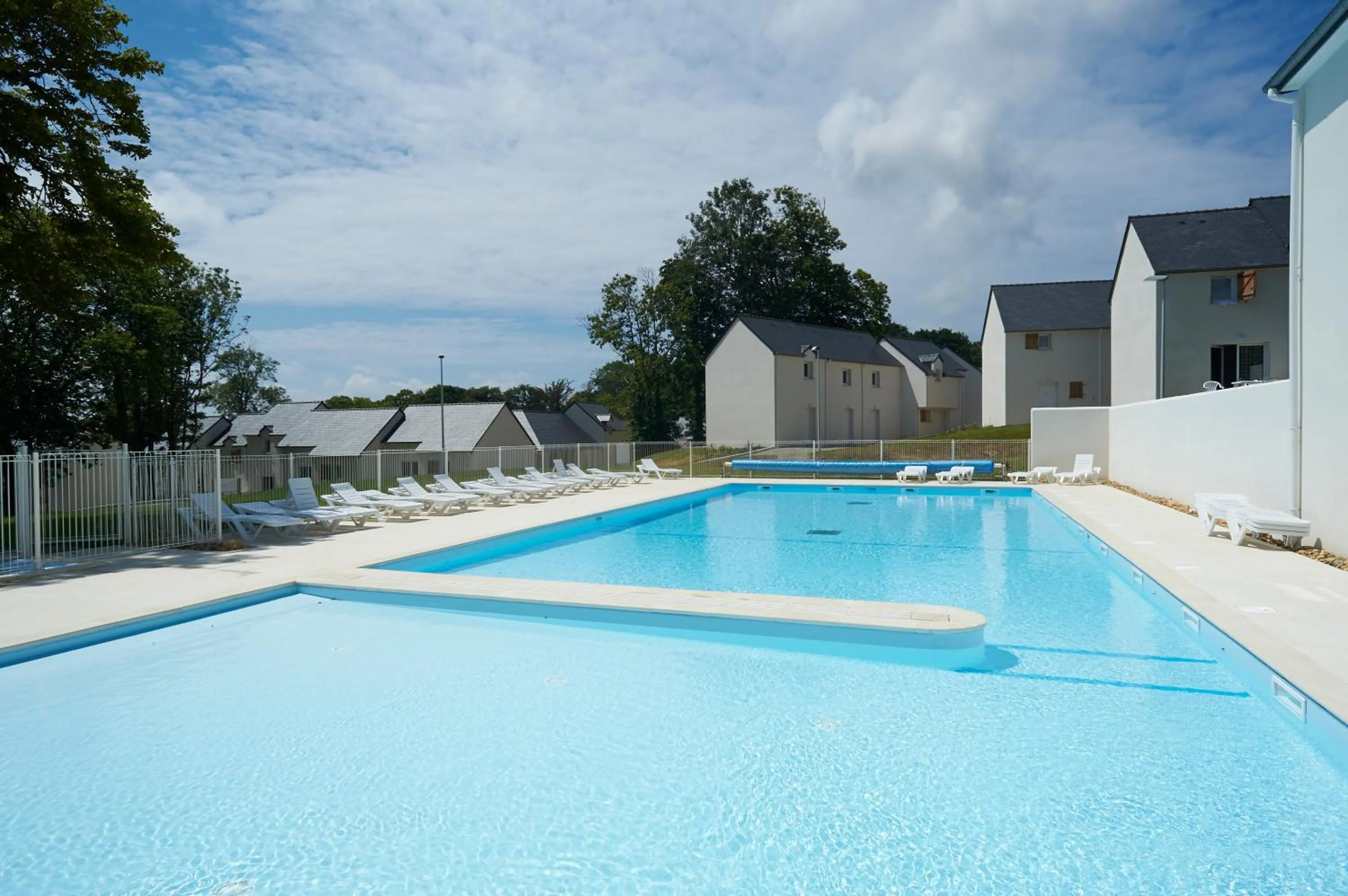 Swimming pool in Terres de France Le Domaine de la Baie