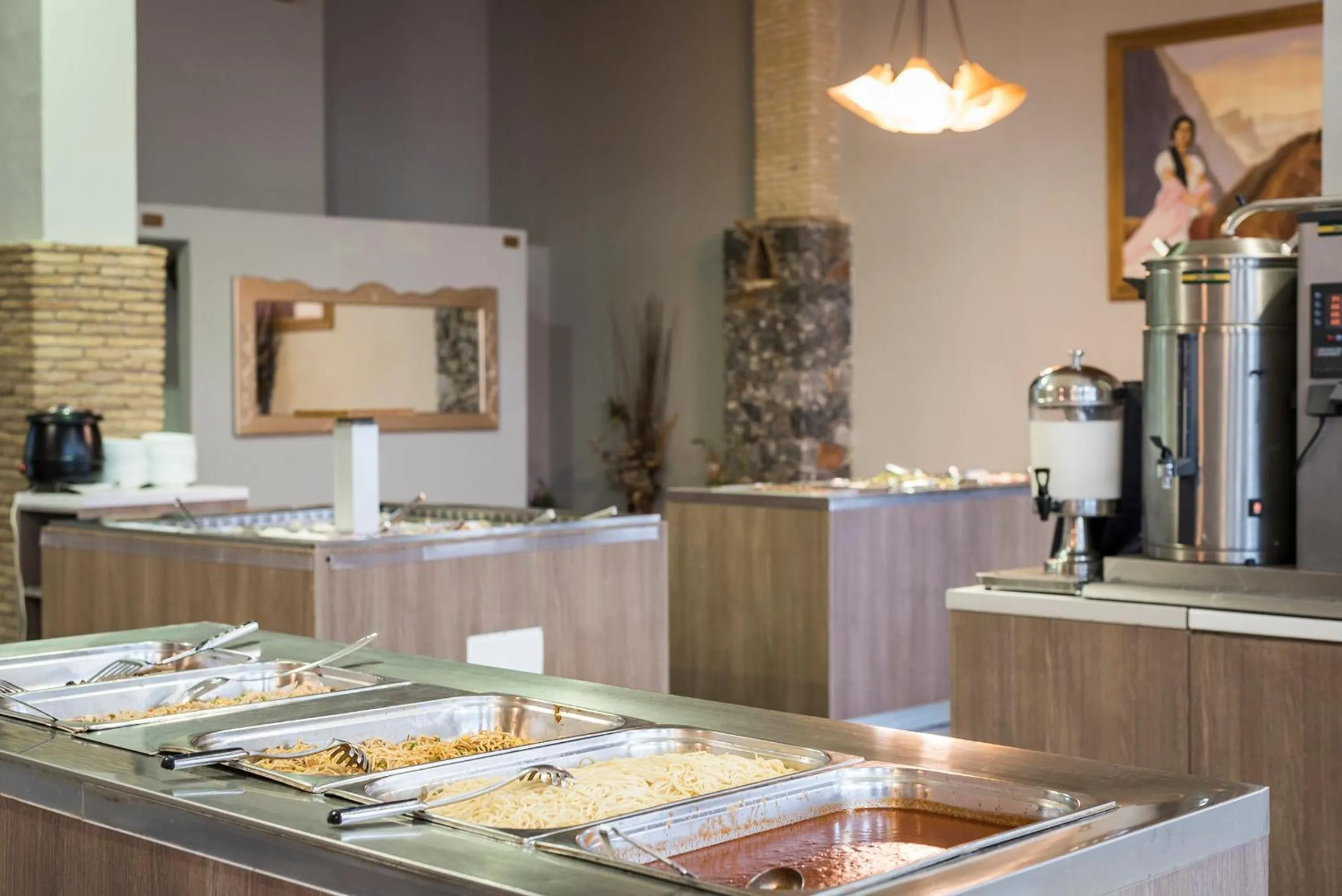 Restaurant/places to eat in Summer Beach Hotel