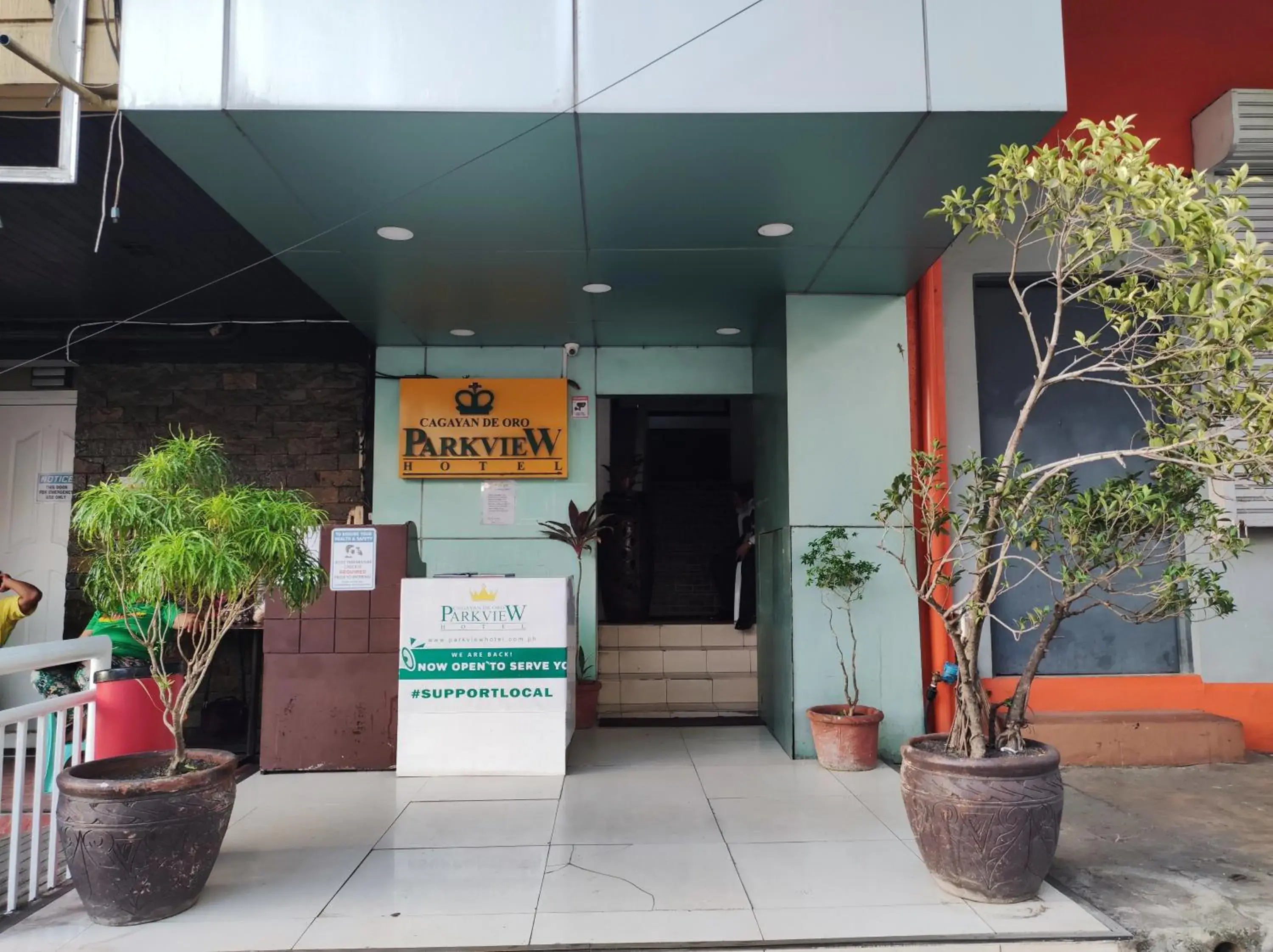 Facade/entrance in Parkview Hotel Facade/entrance in Parkview Hotel