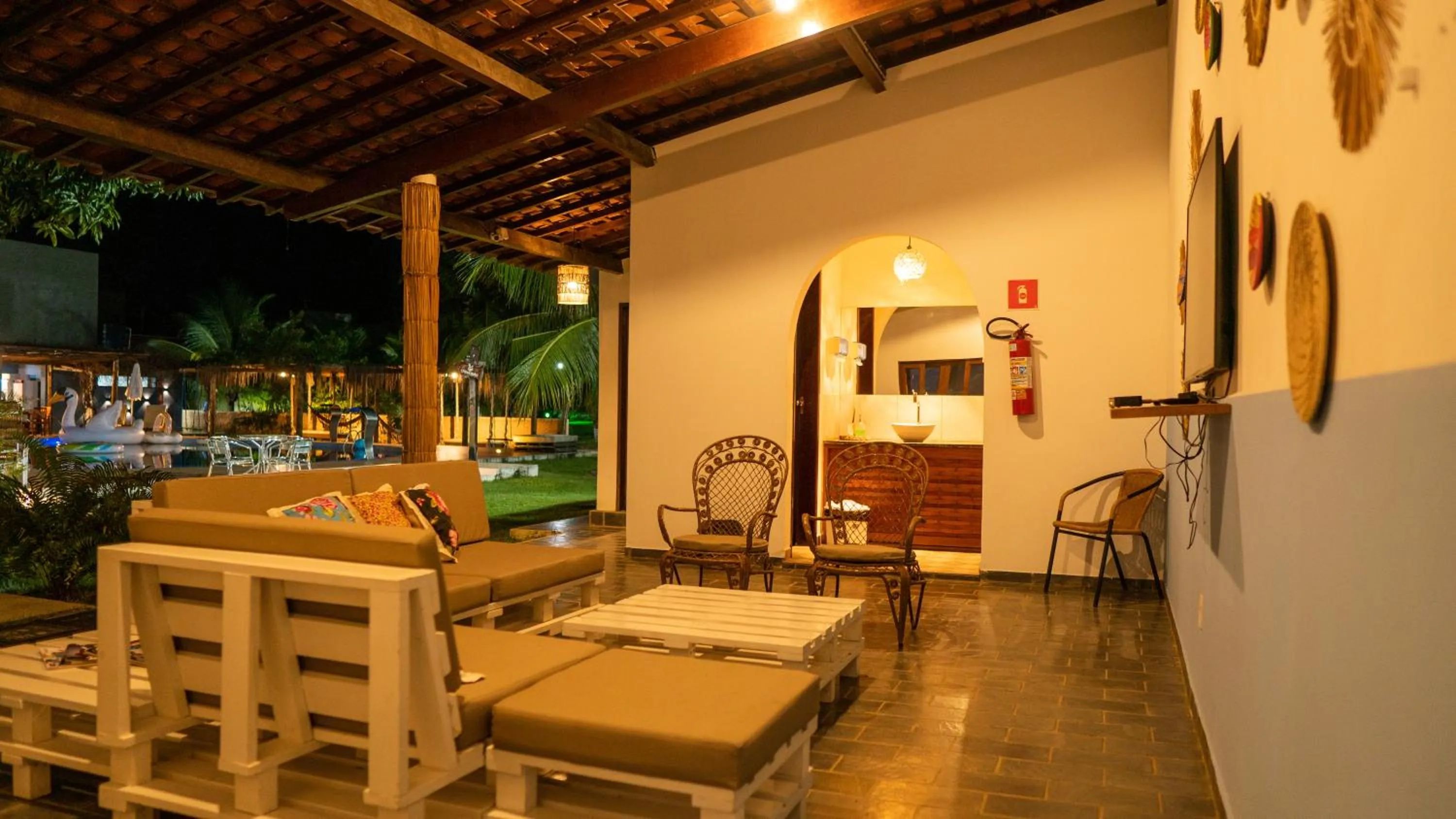 Communal lounge/ TV room in Pousada o Casarão