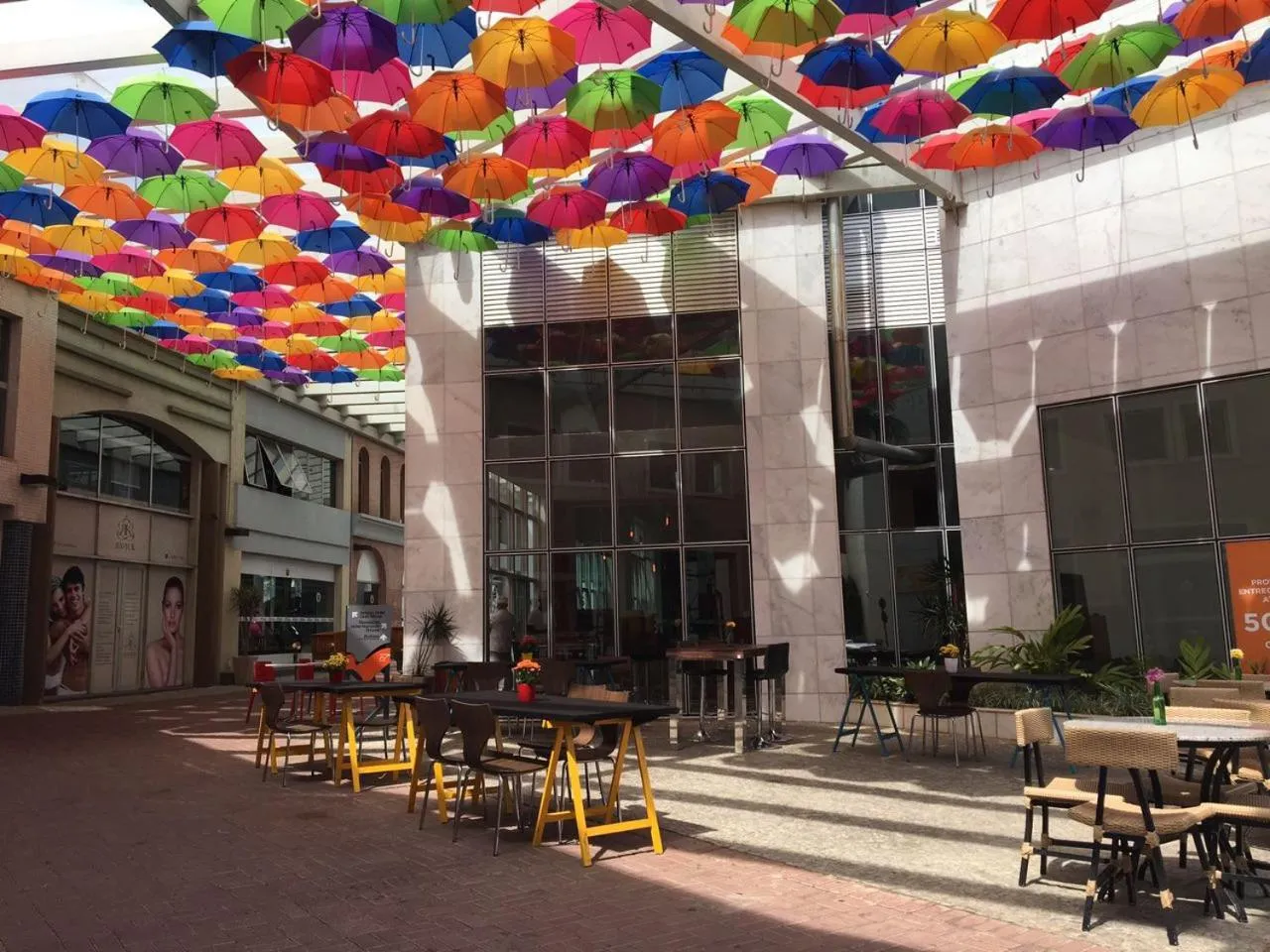 Restaurant/places to eat in eSuites Belo Horizonte Minascasa