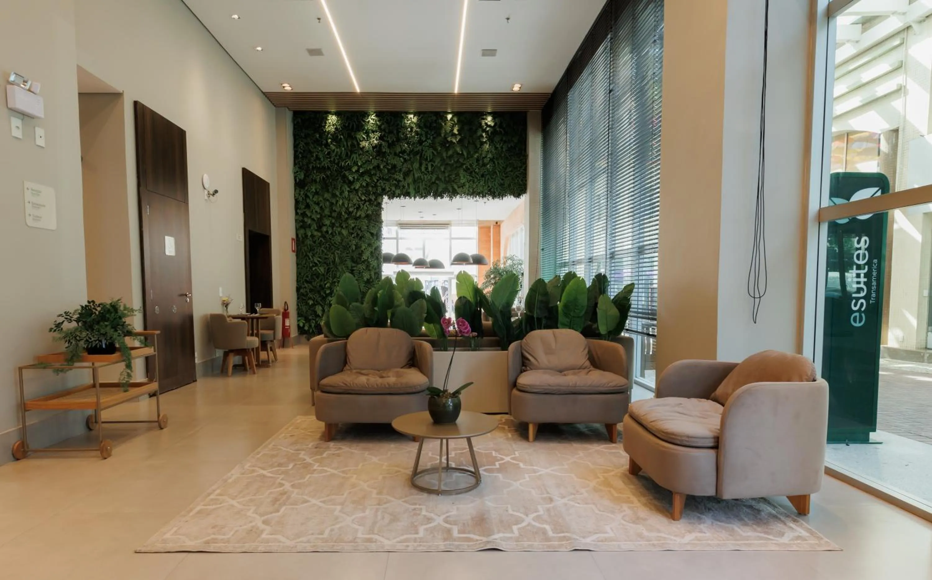 Lobby or reception in eSuites Belo Horizonte Minascasa