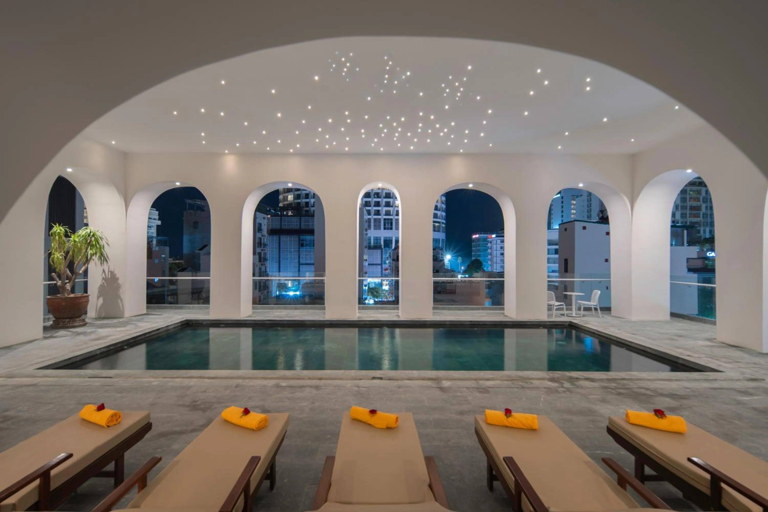 Swimming pool in Green World Hotel Nha Trang