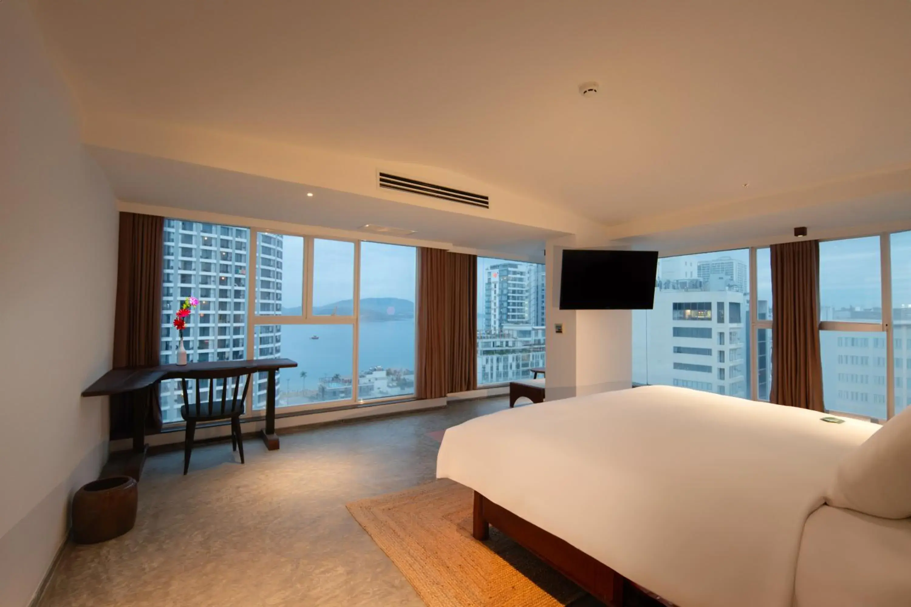 Rustic President Suite Room in Green World Hotel Nha Trang Rustic President Suite Room in Green World Hotel Nha Trang