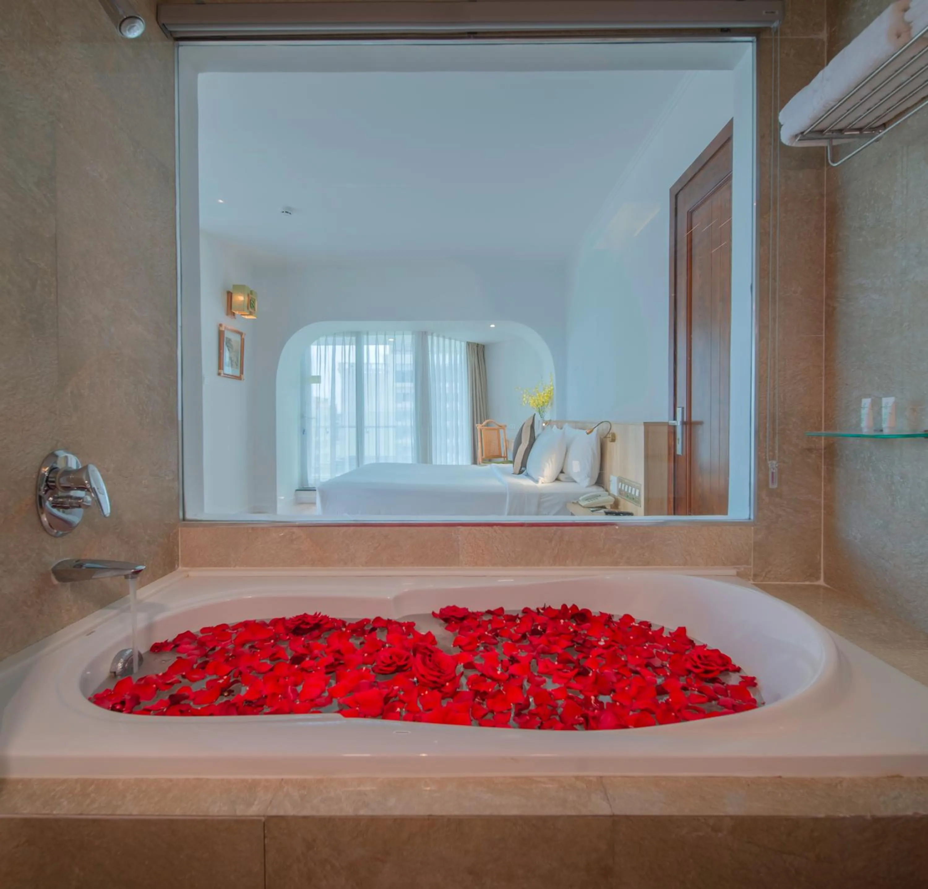 Hot Tub in Green World Hotel Nha Trang