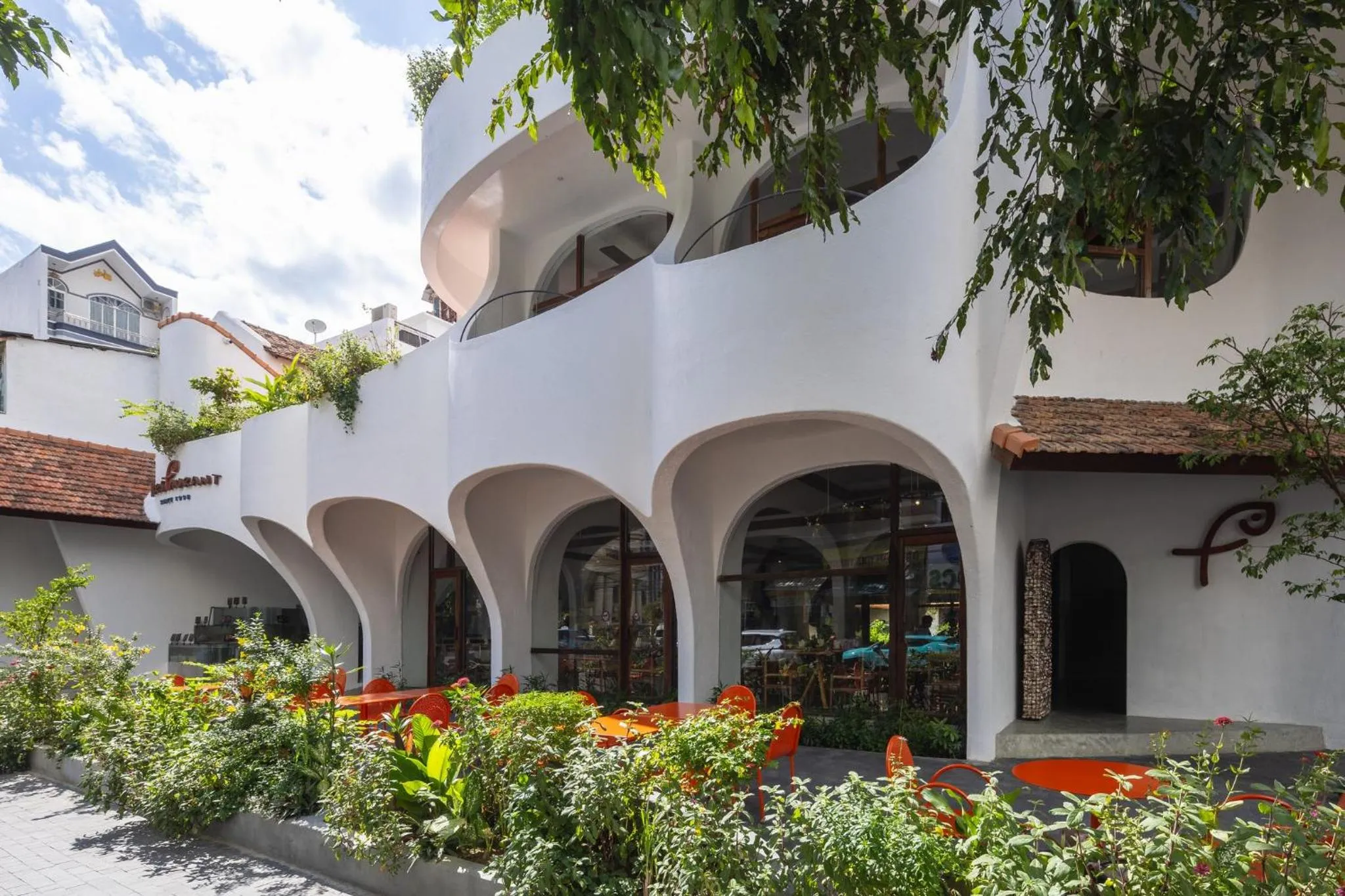 Restaurant/places to eat in Green World Hotel Nha Trang