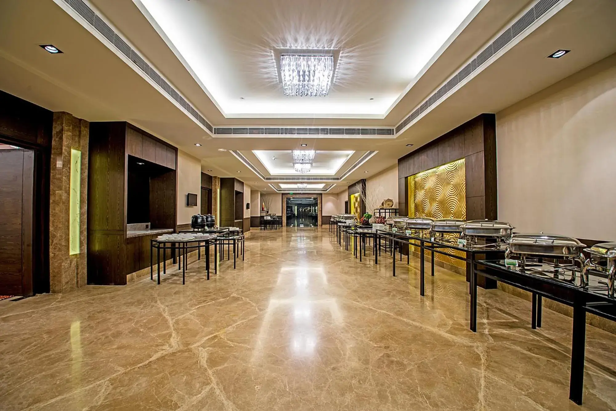 Restaurant/places to eat in Holiday Inn Amritsar Ranjit Avenue by IHG Restaurant/places to eat in Holiday Inn Amritsar Ranjit Avenue by IHG