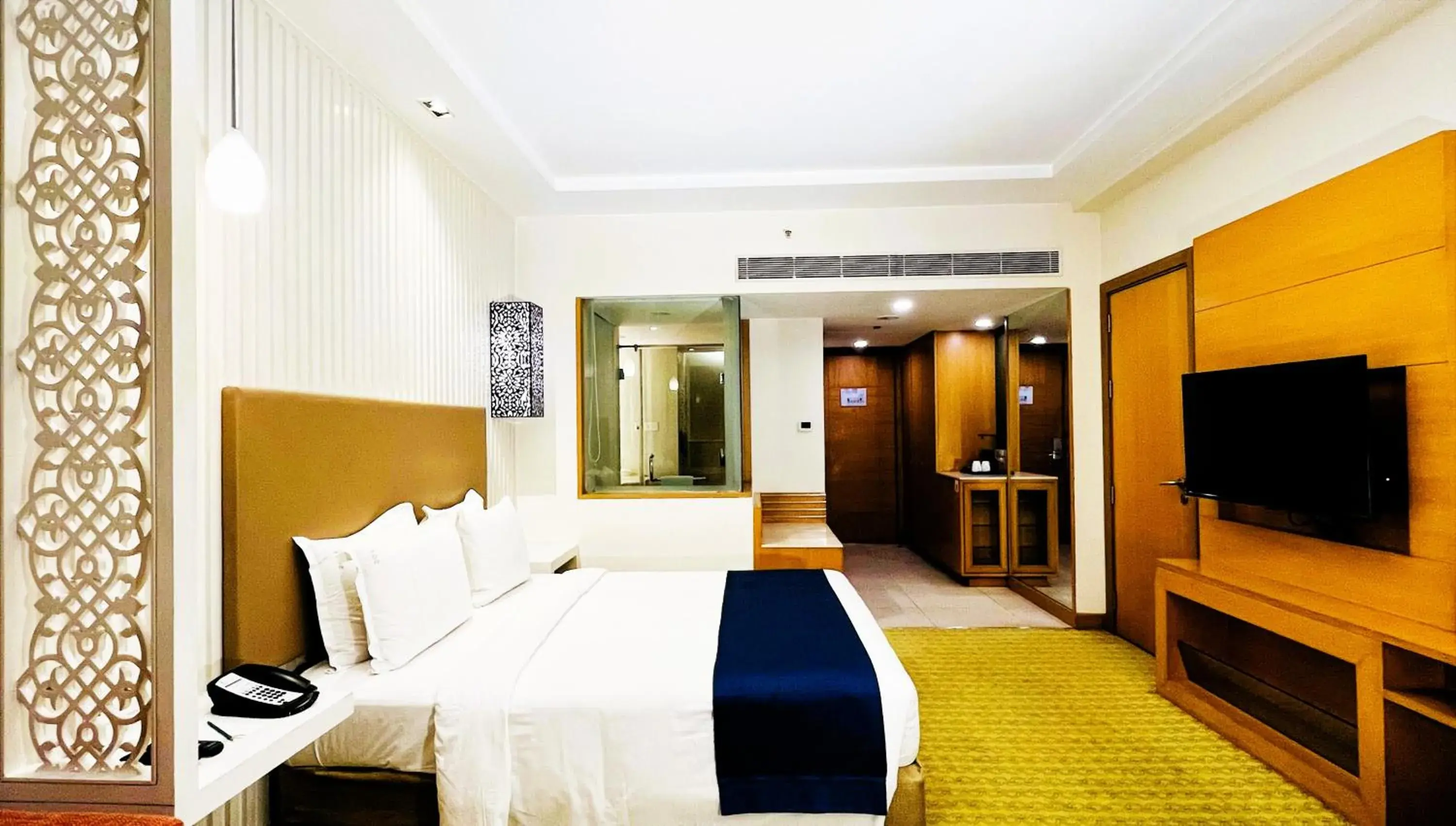 Standard King Room in Holiday Inn Amritsar Ranjit Avenue by IHG Standard King Room in Holiday Inn Amritsar Ranjit Avenue by IHG
