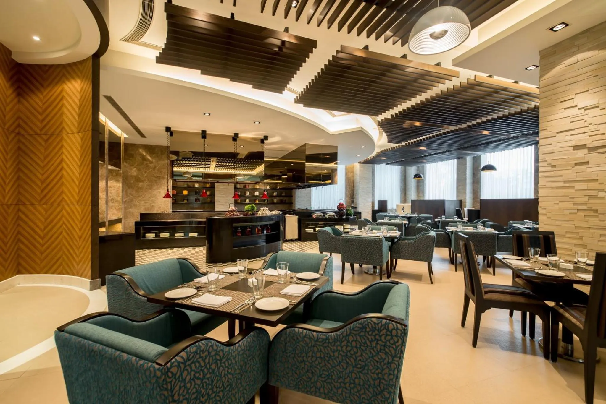Restaurant/places to eat in Holiday Inn Amritsar Ranjit Avenue by IHG