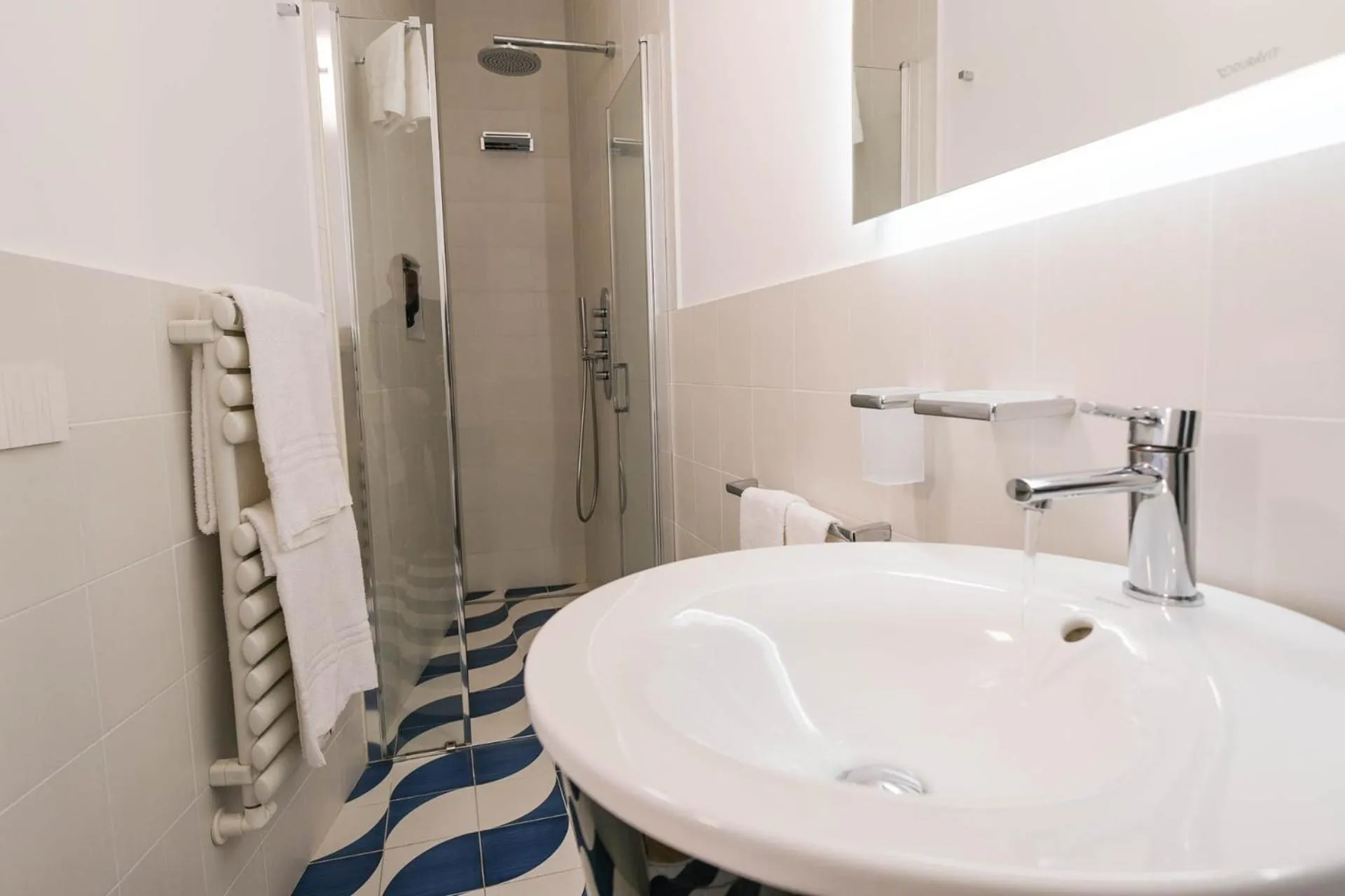 Shower in Locanda Alberti