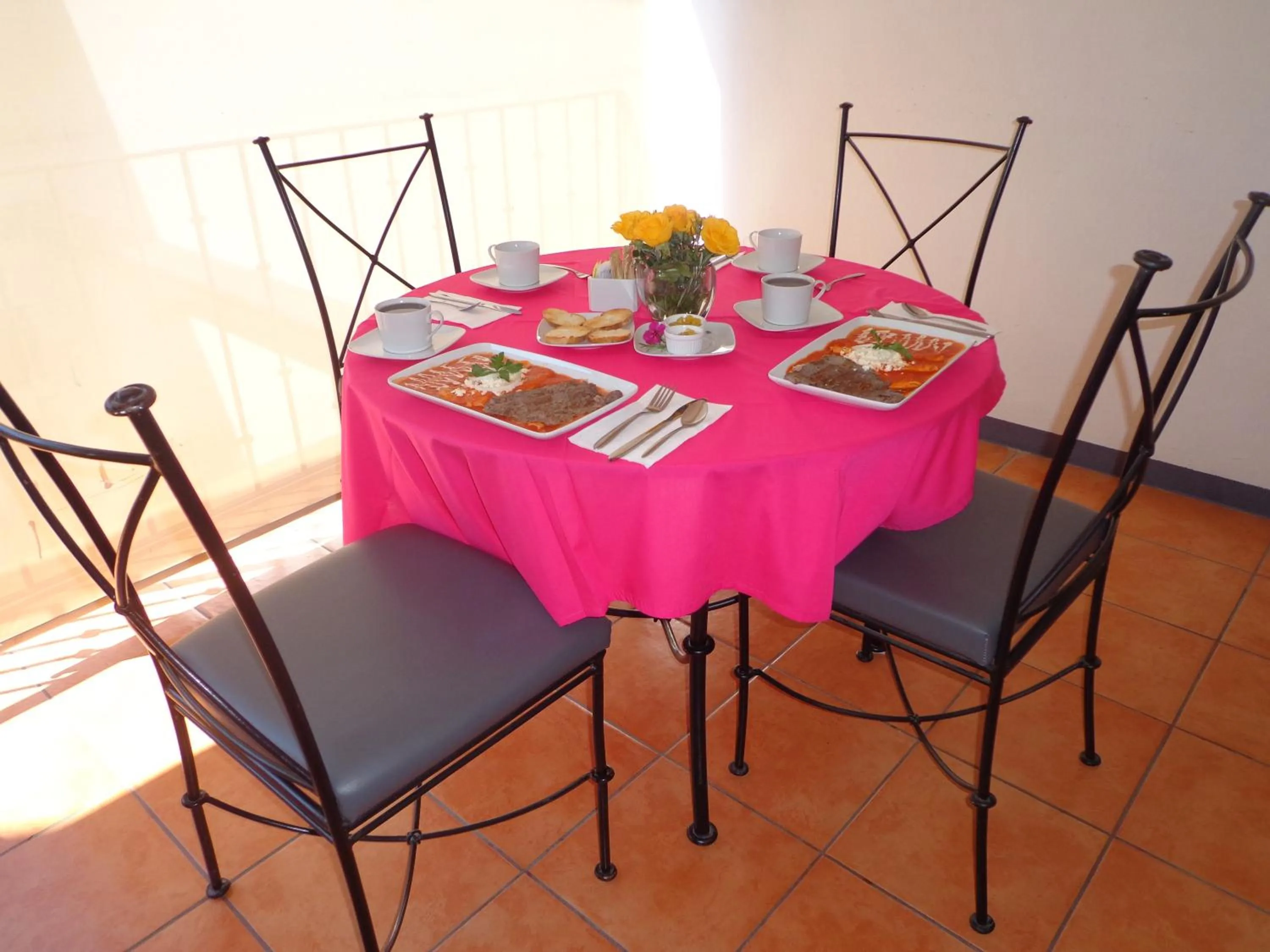 Restaurant/places to eat in Hotel del Marquesado