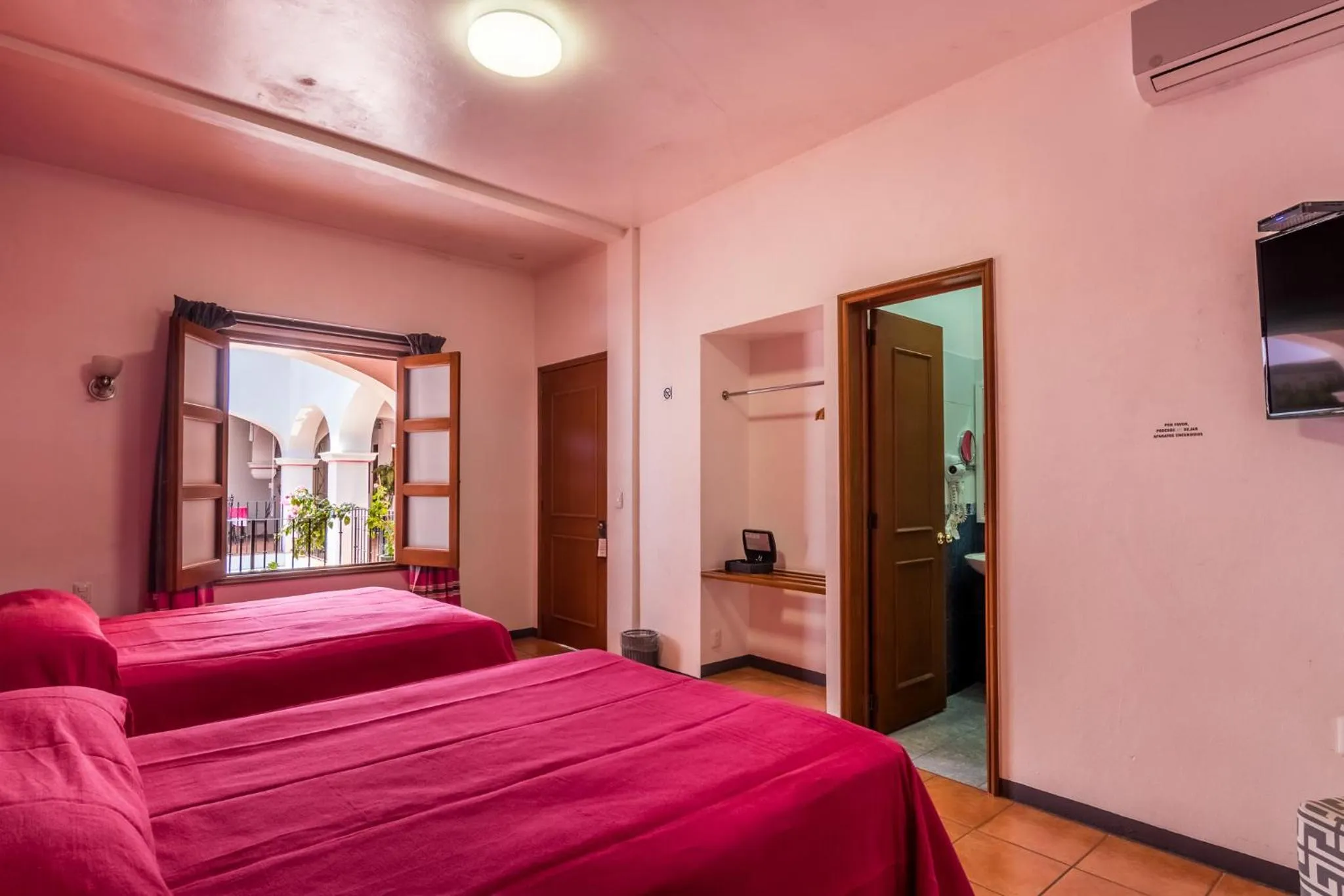 Bed in Hotel del Marquesado