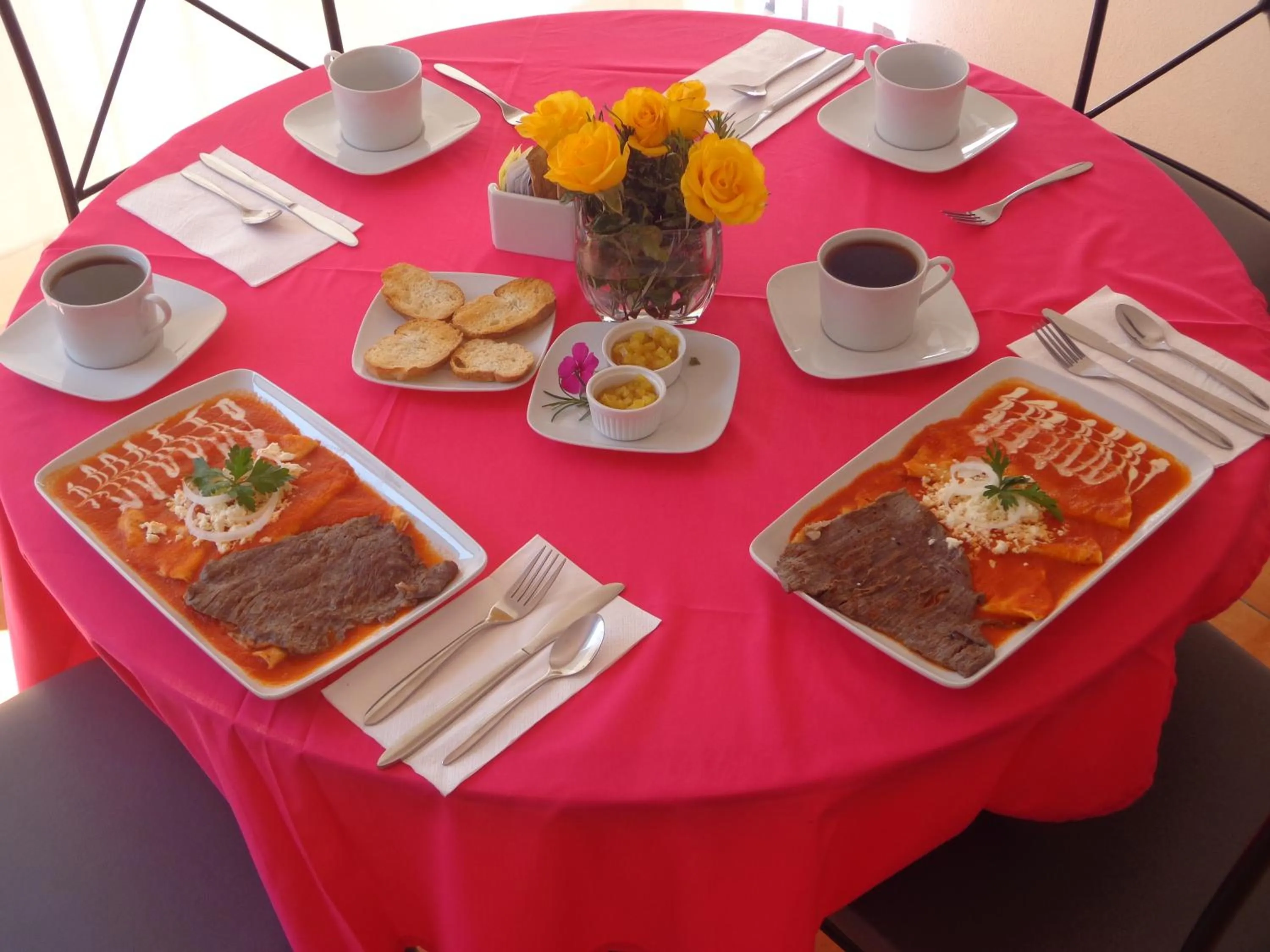 Restaurant/places to eat in Hotel del Marquesado