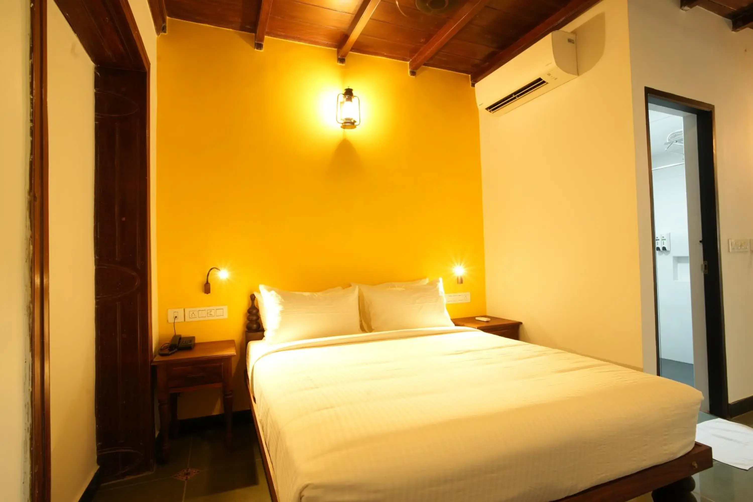 Photo of the whole room, Bed in THE SUNSET BAY Photo of the whole room, Bed in THE SUNSET BAY