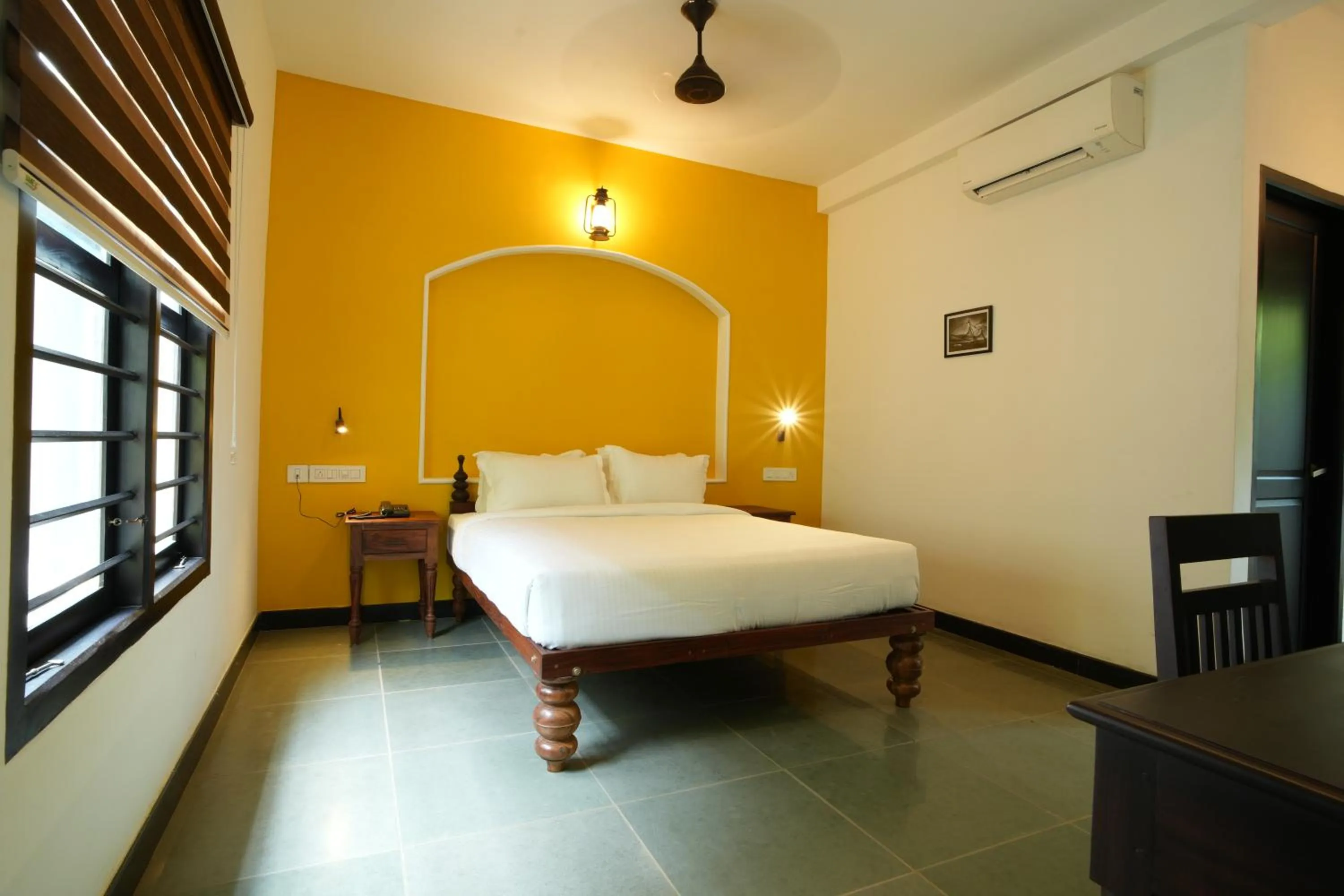 Photo of the whole room, Bed in THE SUNSET BAY