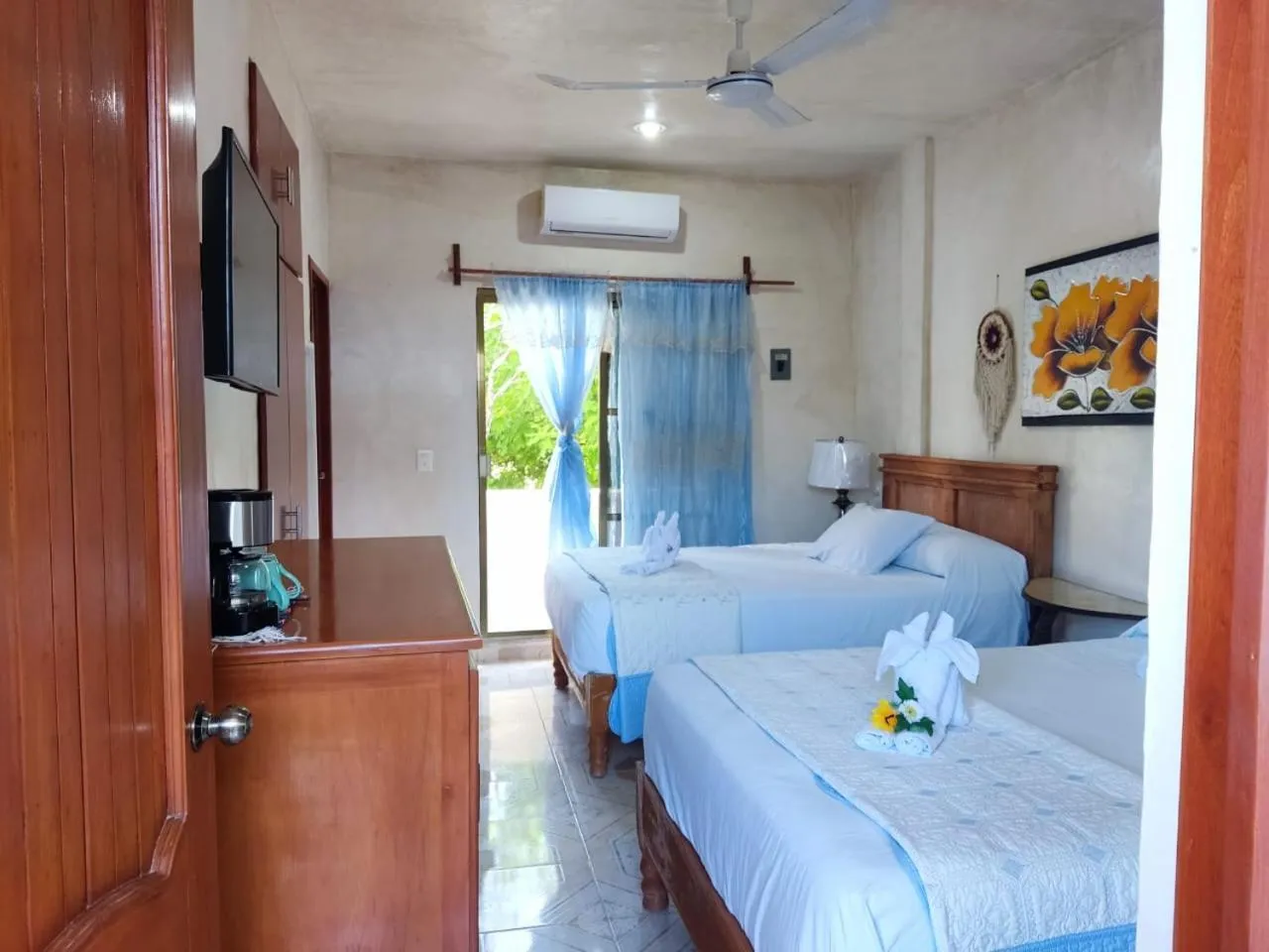Photo of the whole room, Bed in Hotel Sacbe Coba