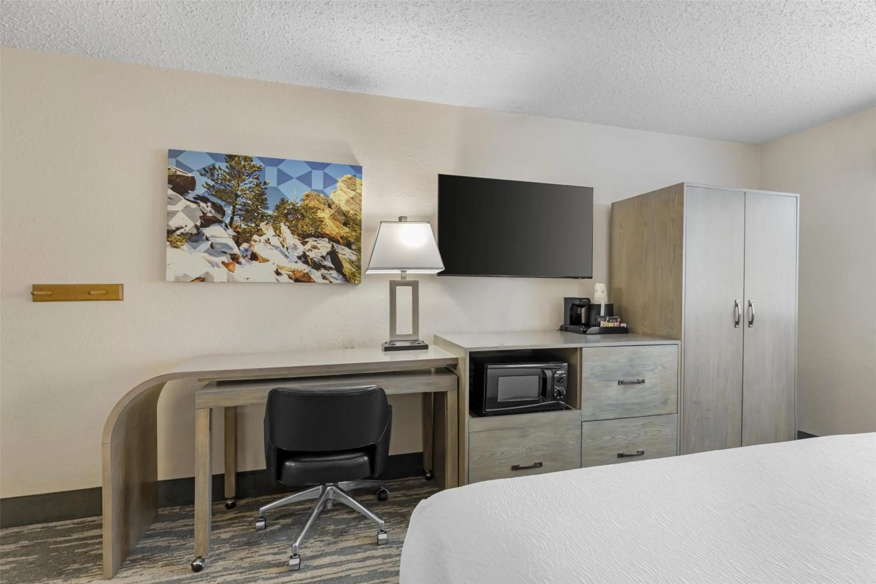 Bedroom, Bed in Best Western Alpenglo Lodge