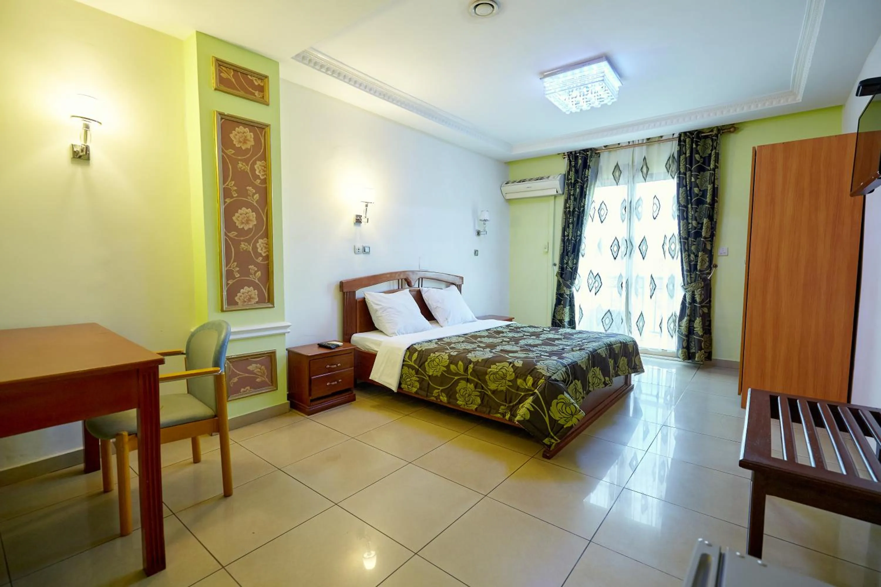 Photo of the whole room, Bed in FELICIA HOTEL YAOUNDE