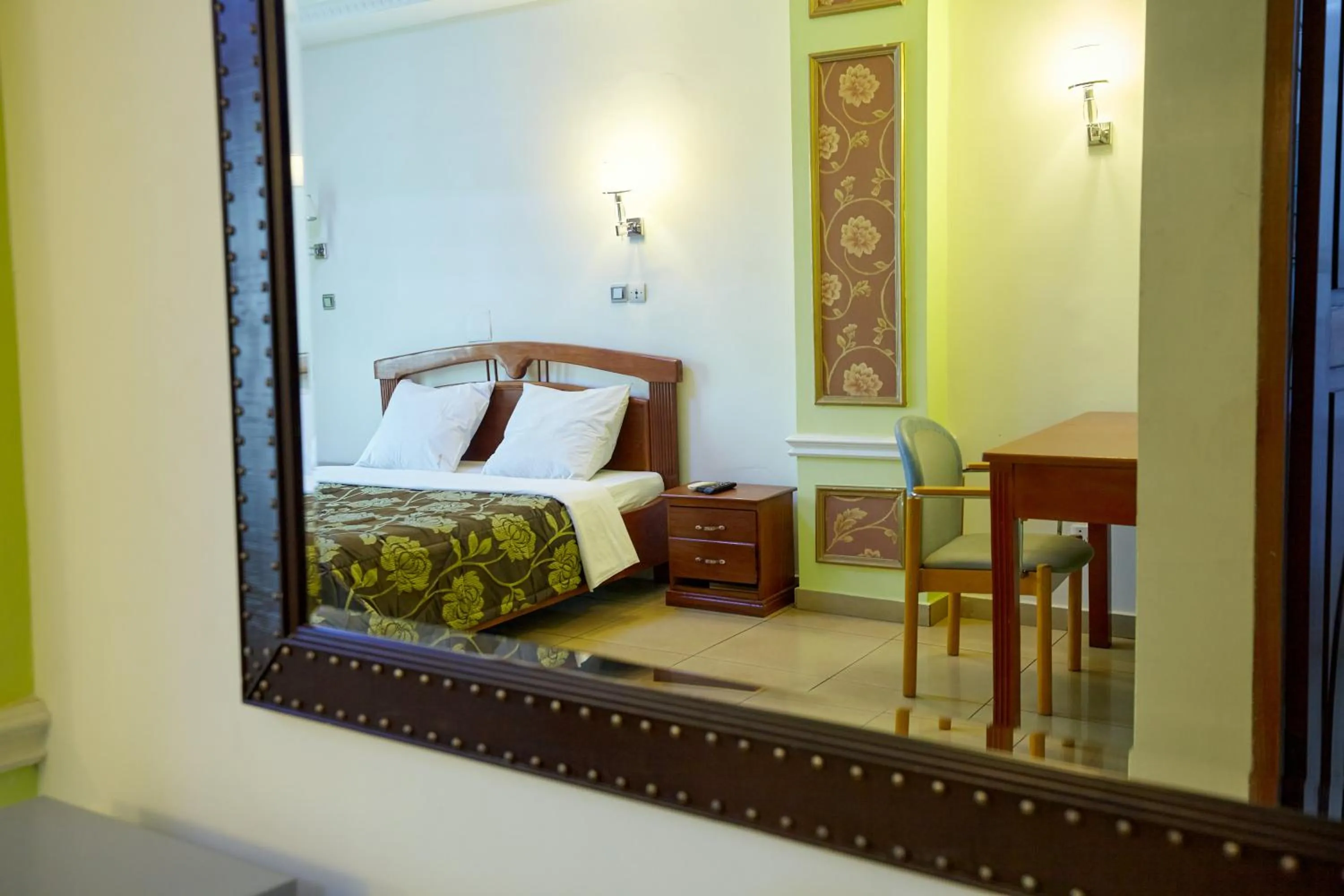 Bedroom, Bed in FELICIA HOTEL YAOUNDE