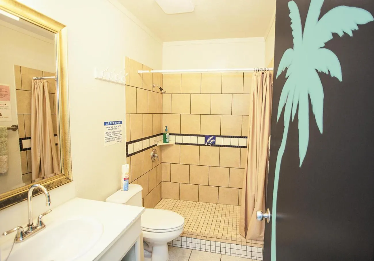 Shower in Arnott's Lodge & Hiking Adventures