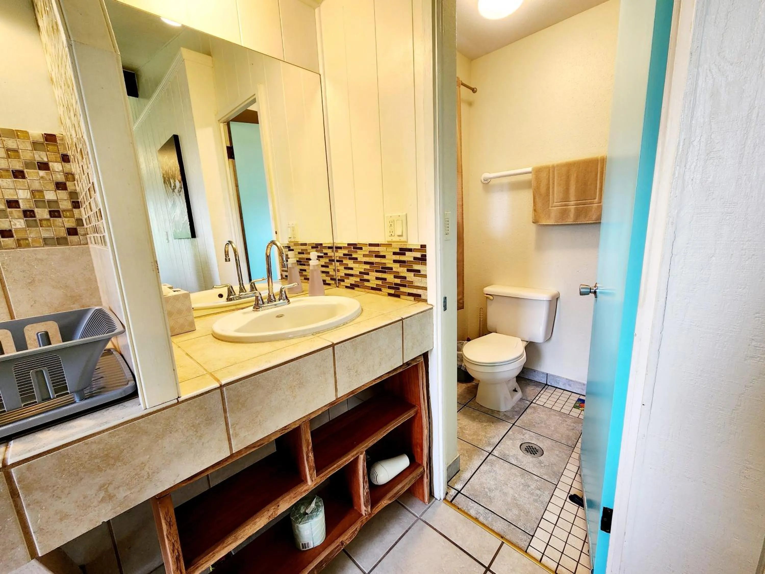 Bathroom in Arnott's Lodge & Hiking Adventures