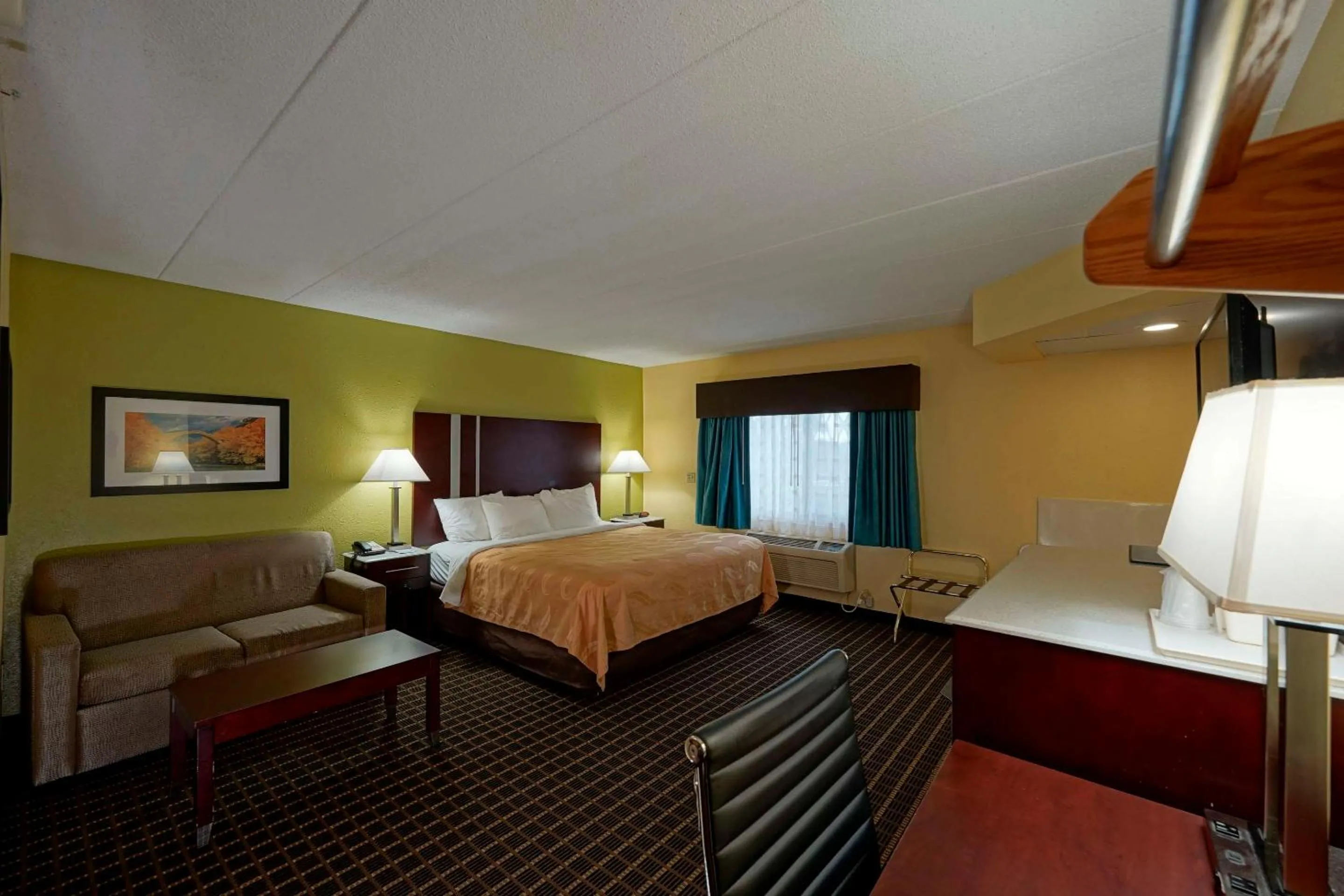 Bedroom, Bed in Quality Inn & Suites Harrington - Milford