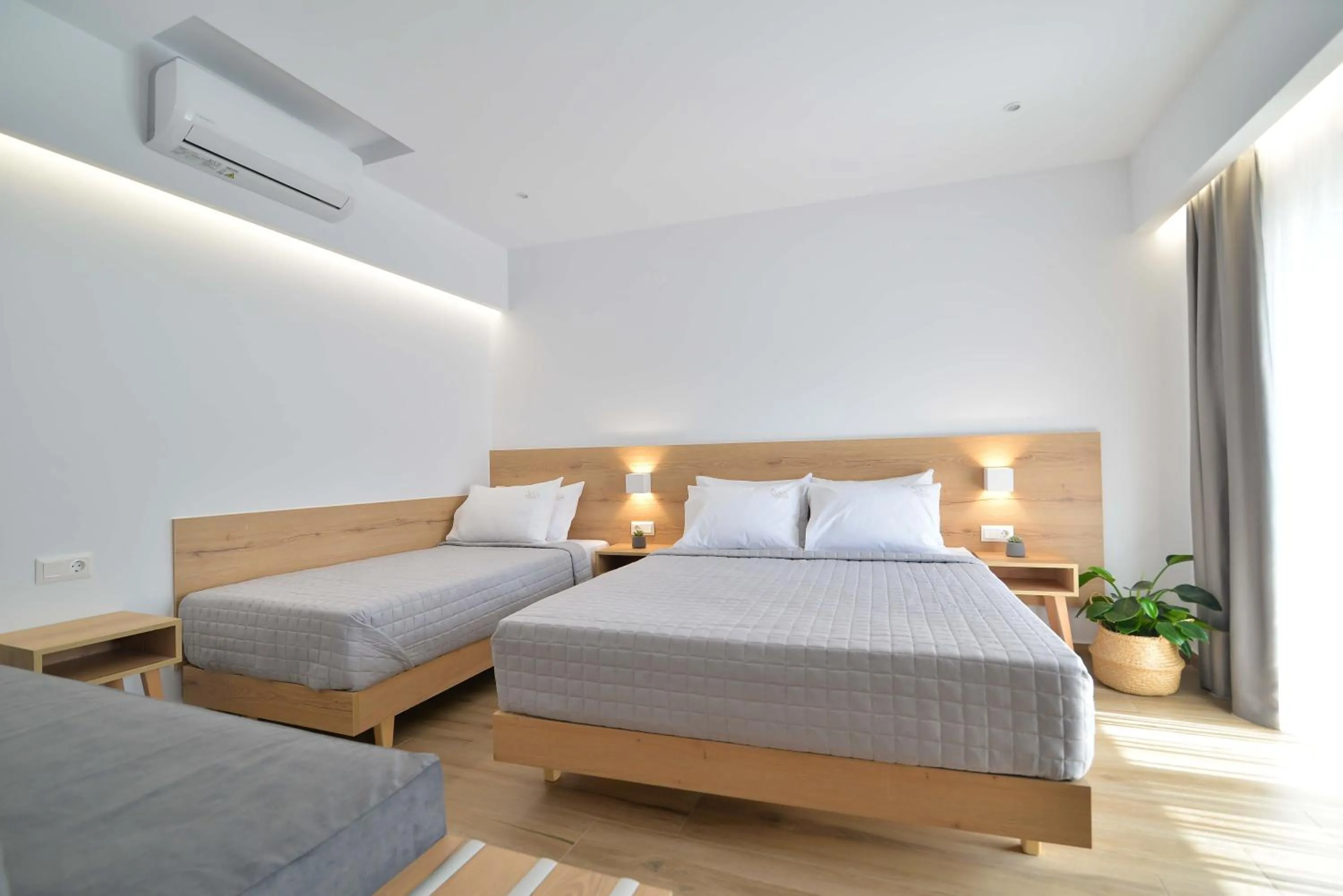 Photo of the whole room, Bed in Anassa Suites