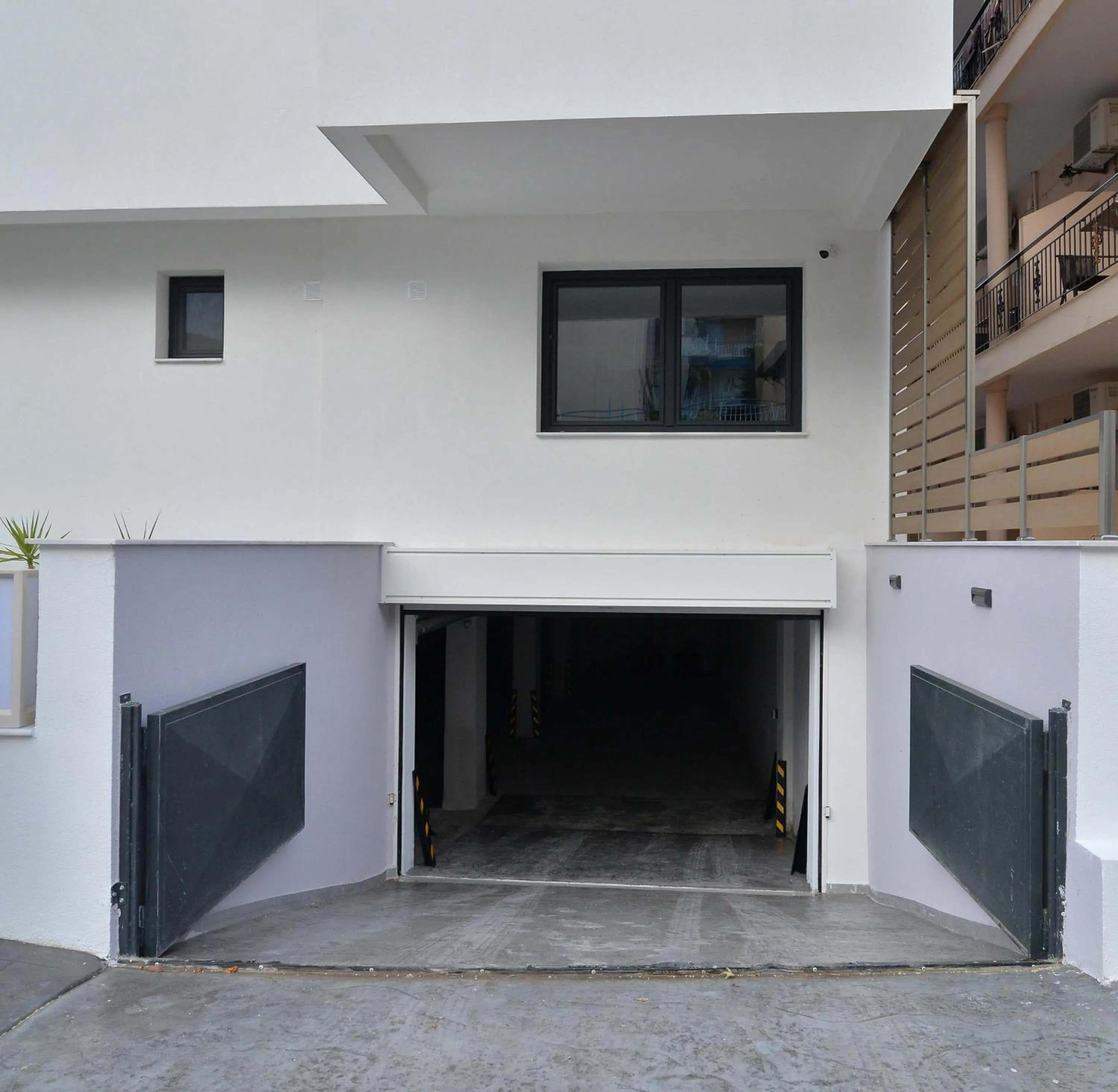 Parking in Anassa Suites