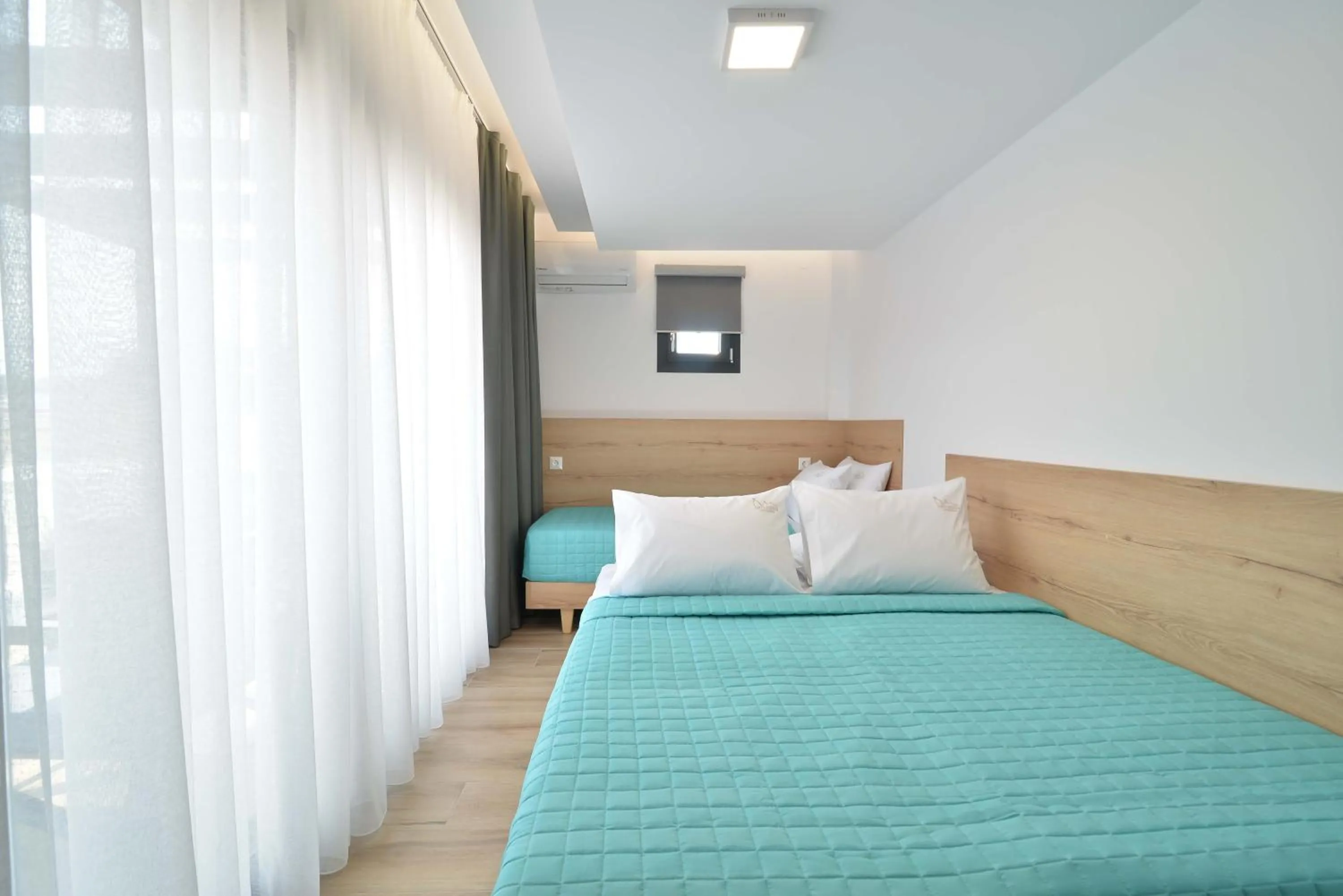 Photo of the whole room, Bed in Anassa Suites