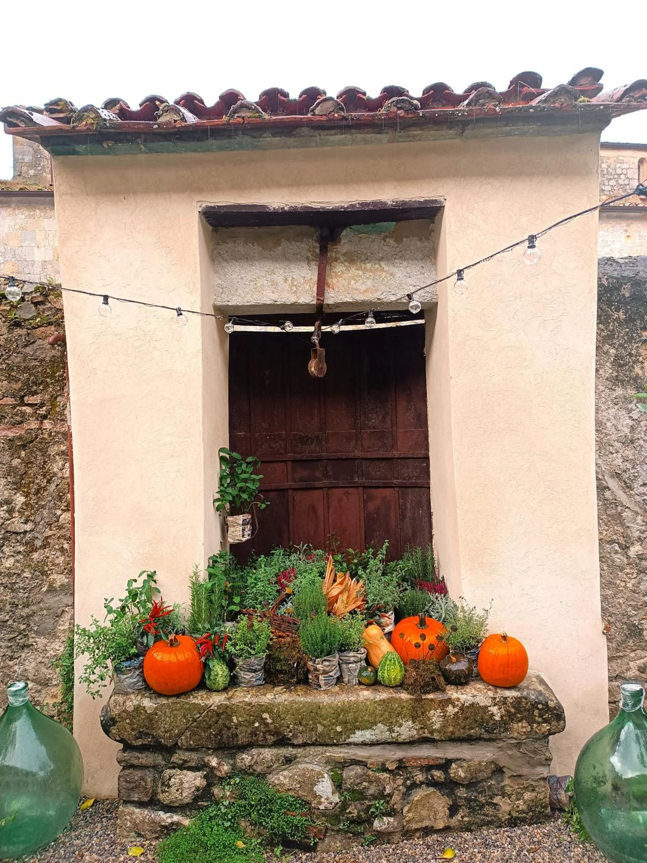 Inner courtyard view in Badia Giulia Prestigious Historical B&B, Camaiore - Adults Only - No Pets