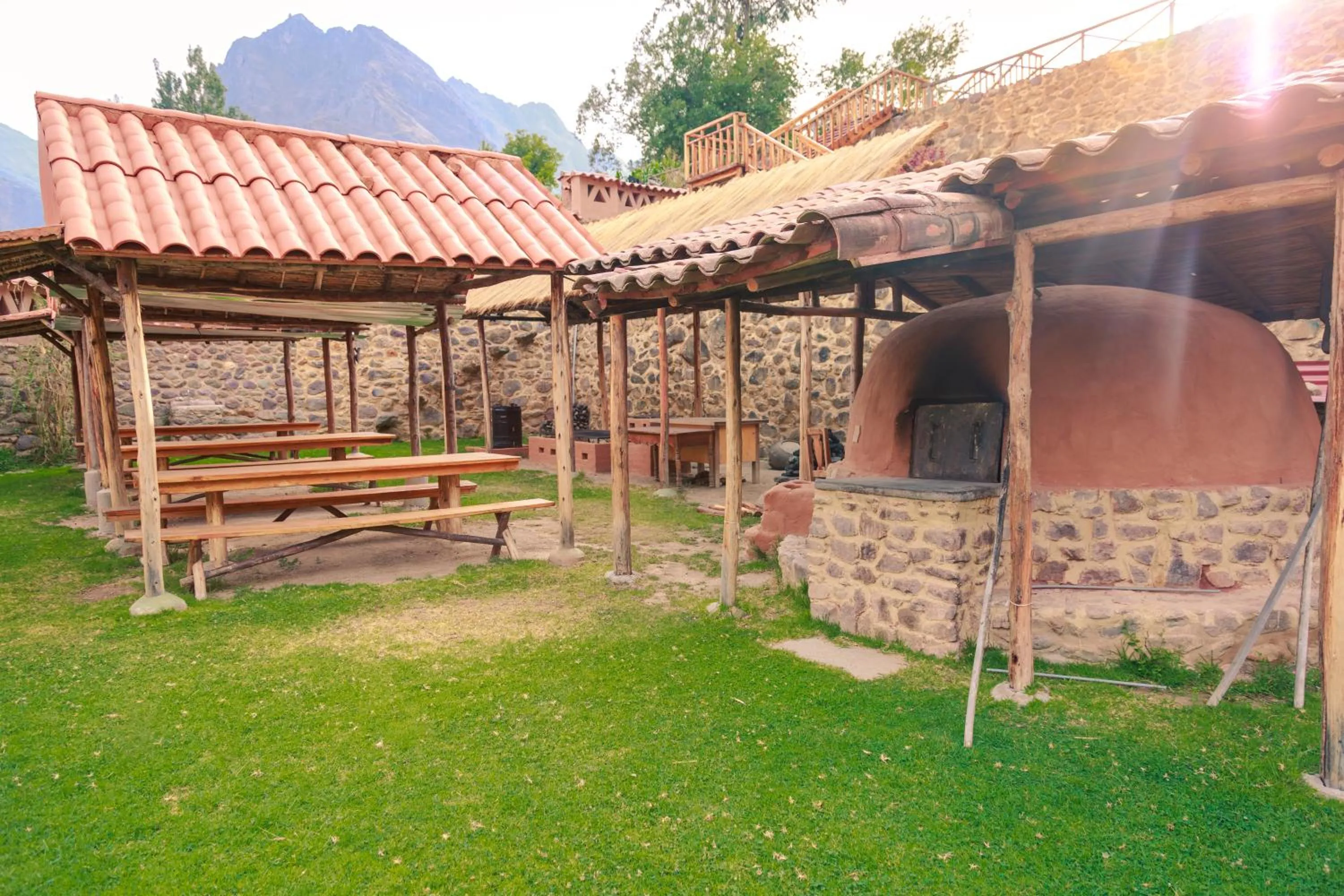 BBQ facilities in Hotel Pakaritampu